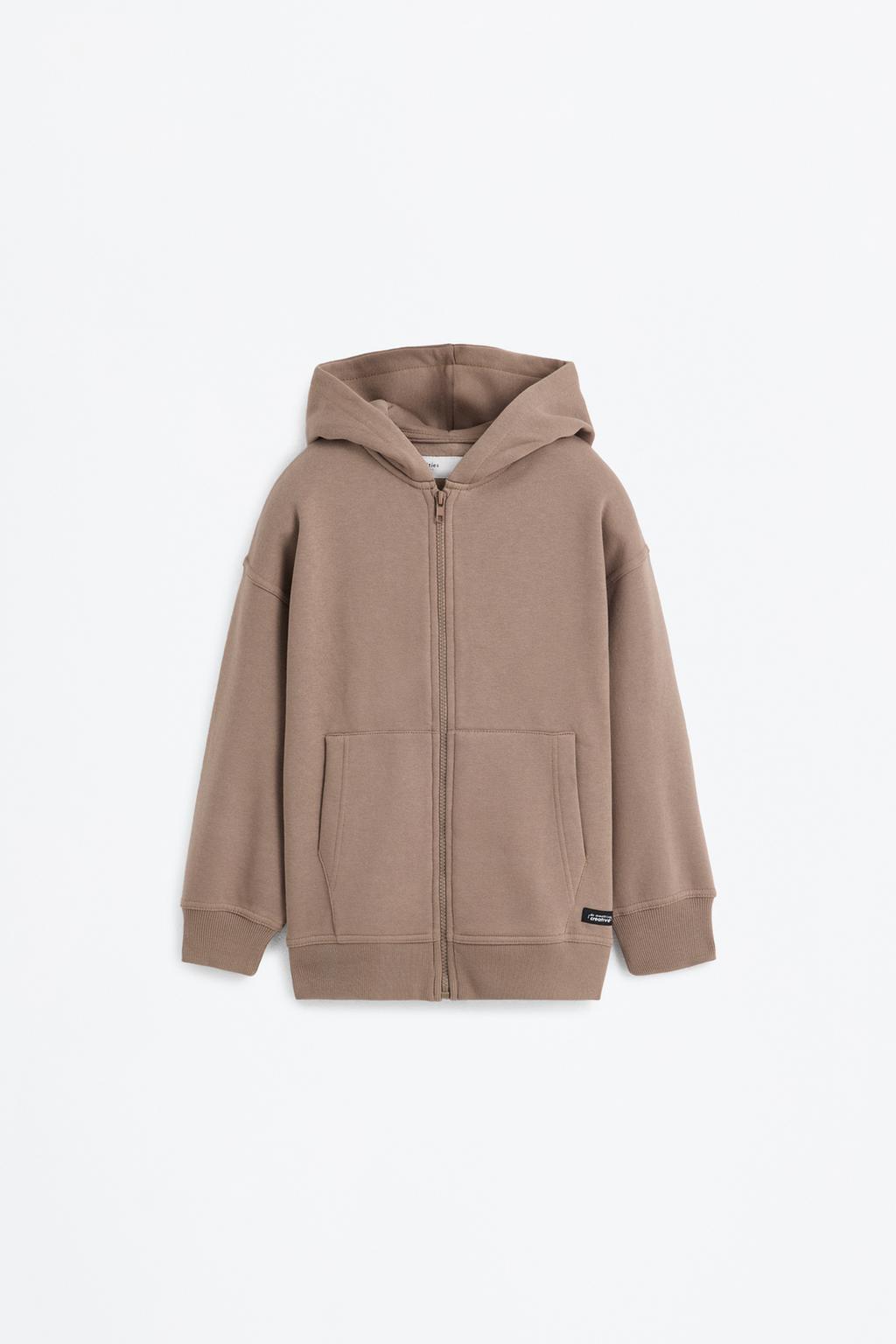 Hooded jacket with zip