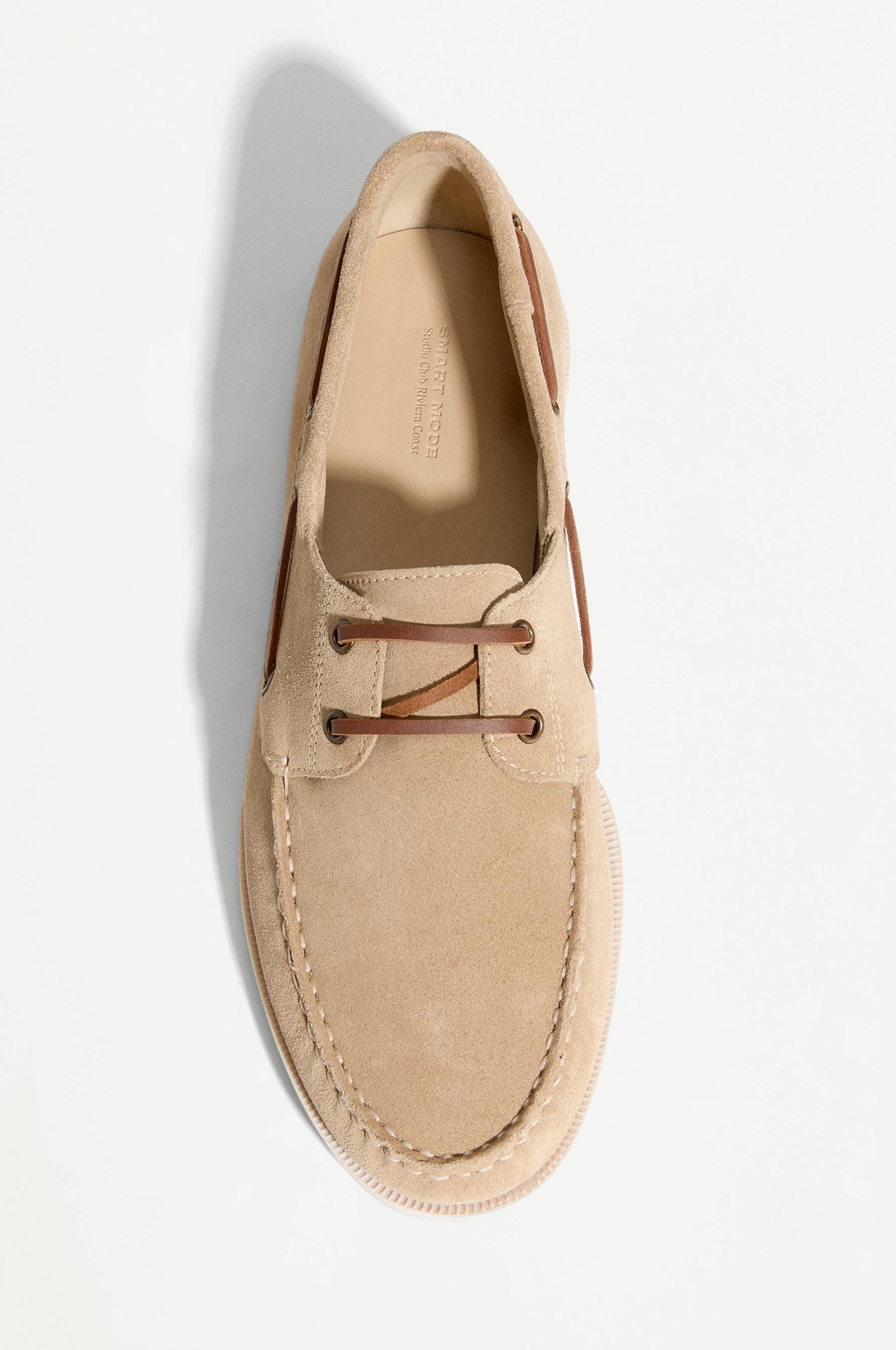 Leather boat shoe — BEIGE