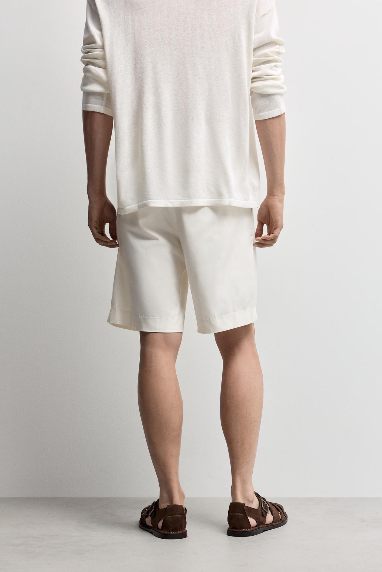 Pleated chino Bermuda shorts — OFF WHITE
