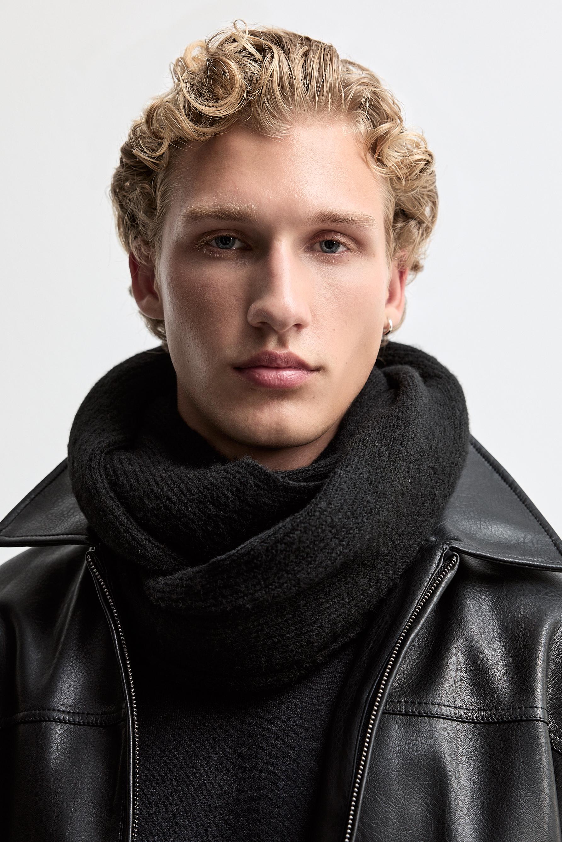 Knit snood — BLACK