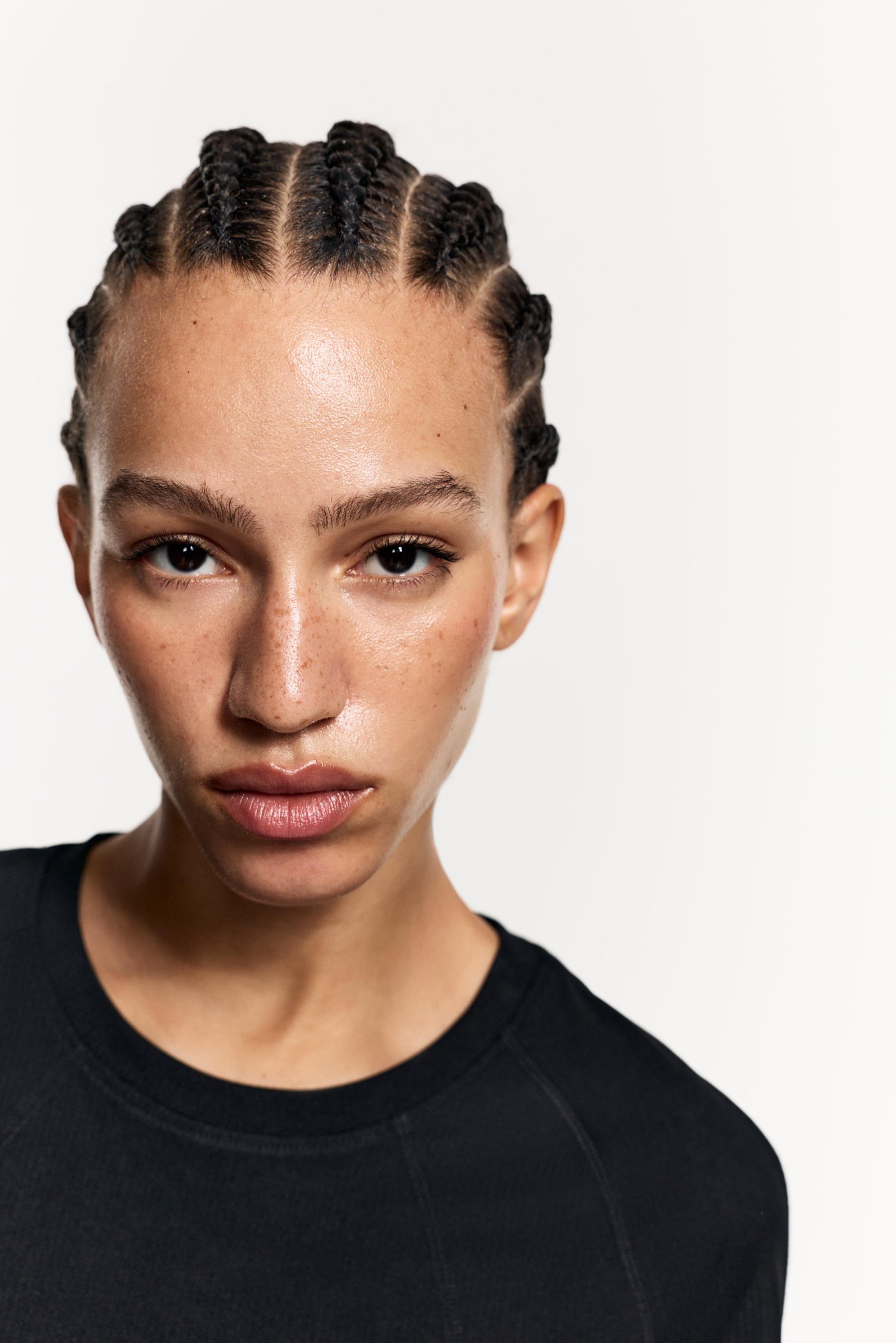 Seamed sports T-shirt — BLACK