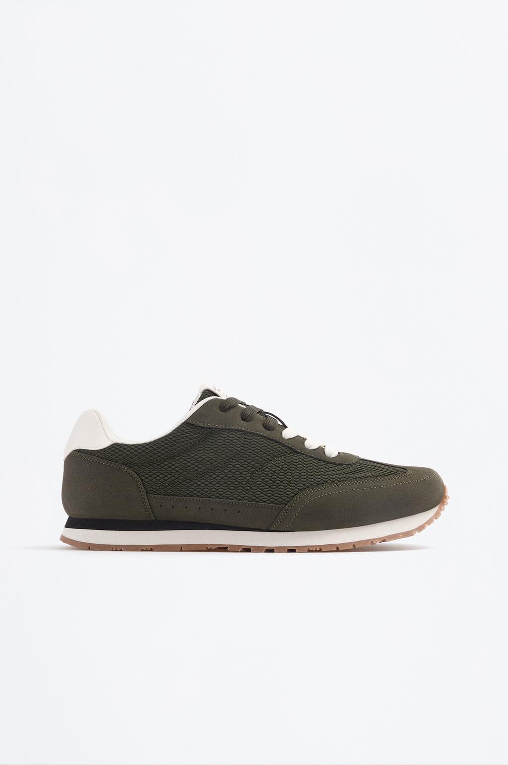 Dress sneaker