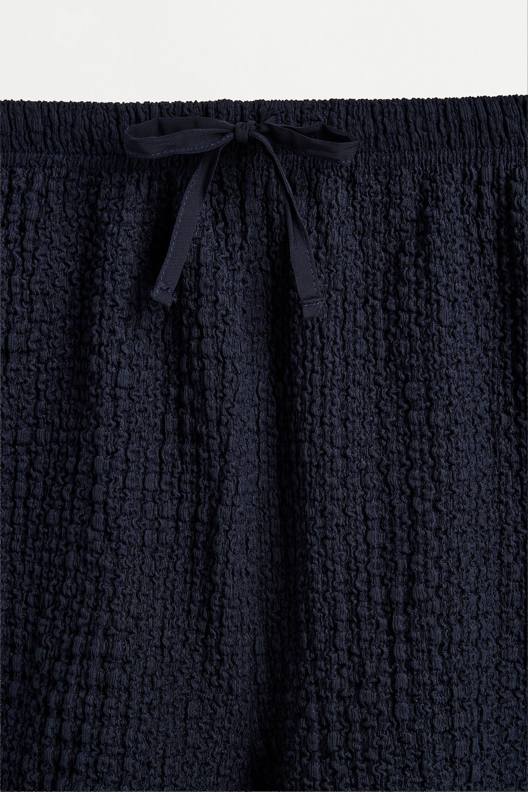Textured shorts — NAVY