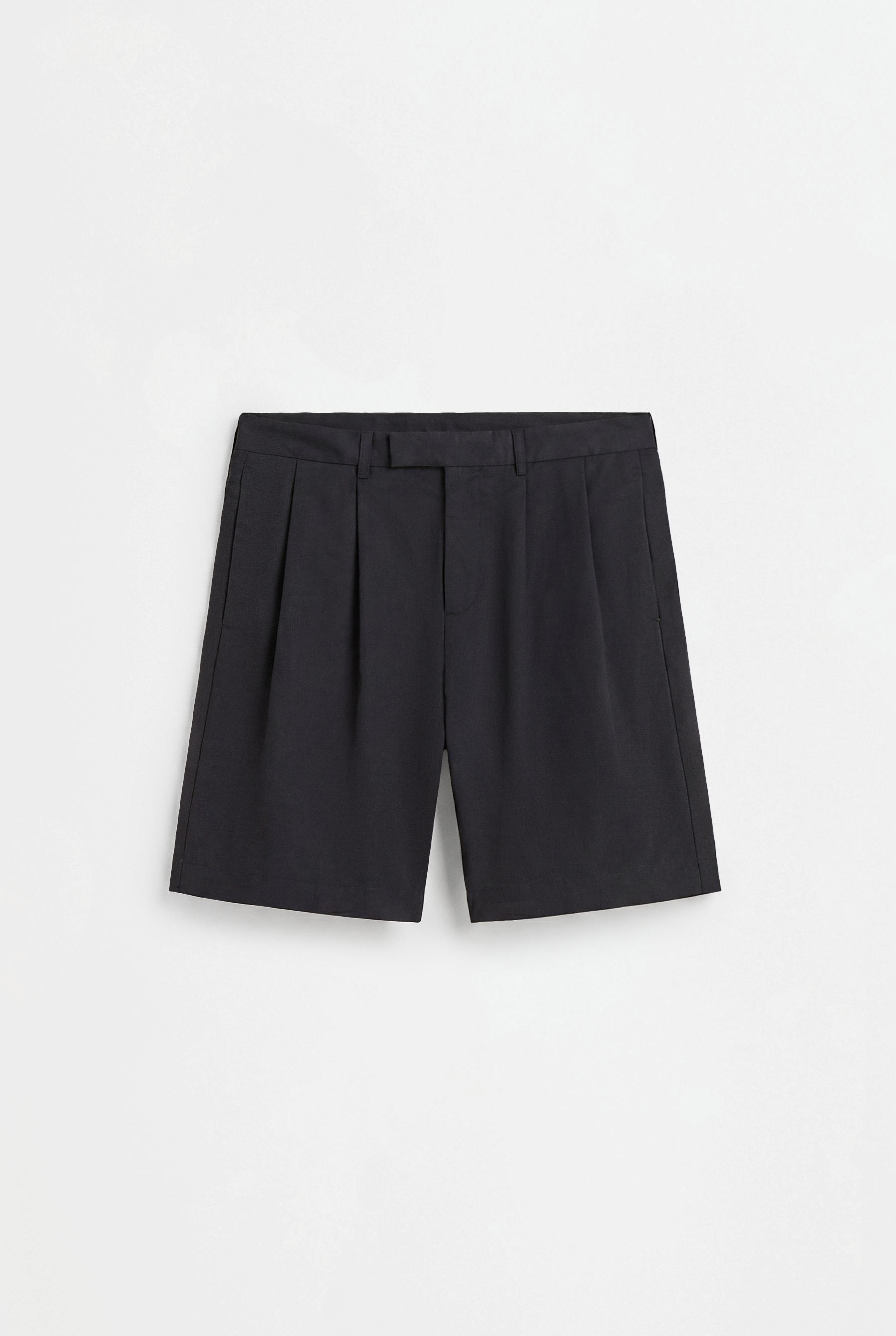 Pleated chino Bermuda shorts — BLACK