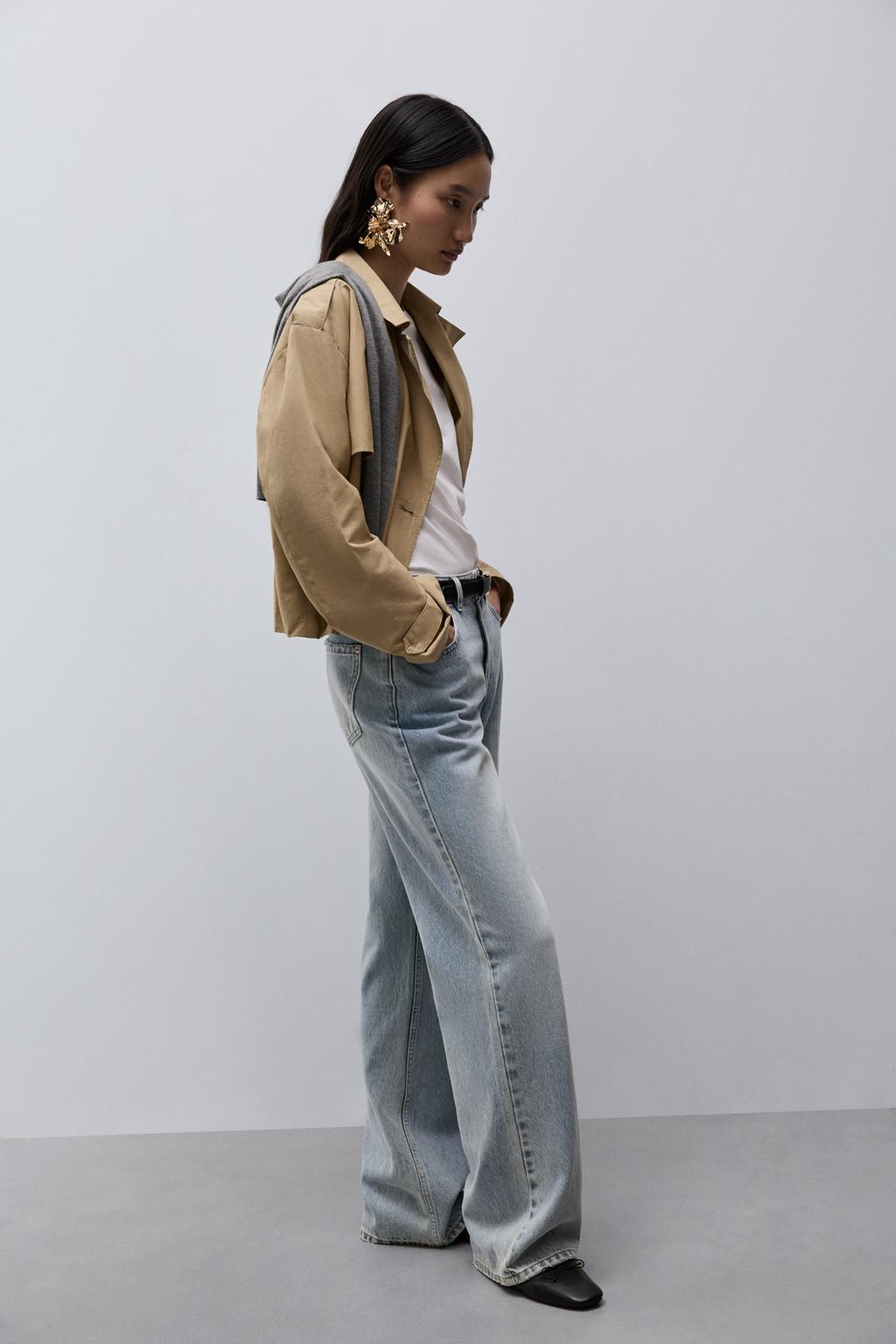 Wide-leg slim fit jeans