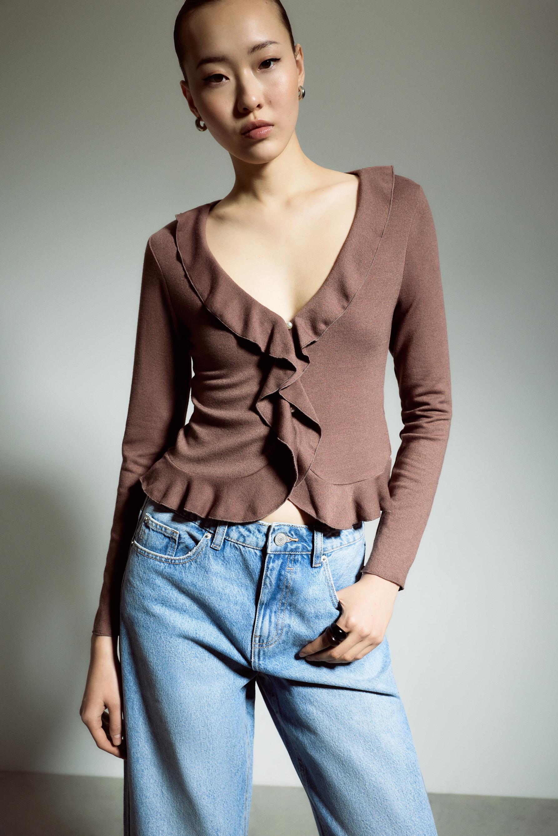 Chaqueta volantes punto cortado