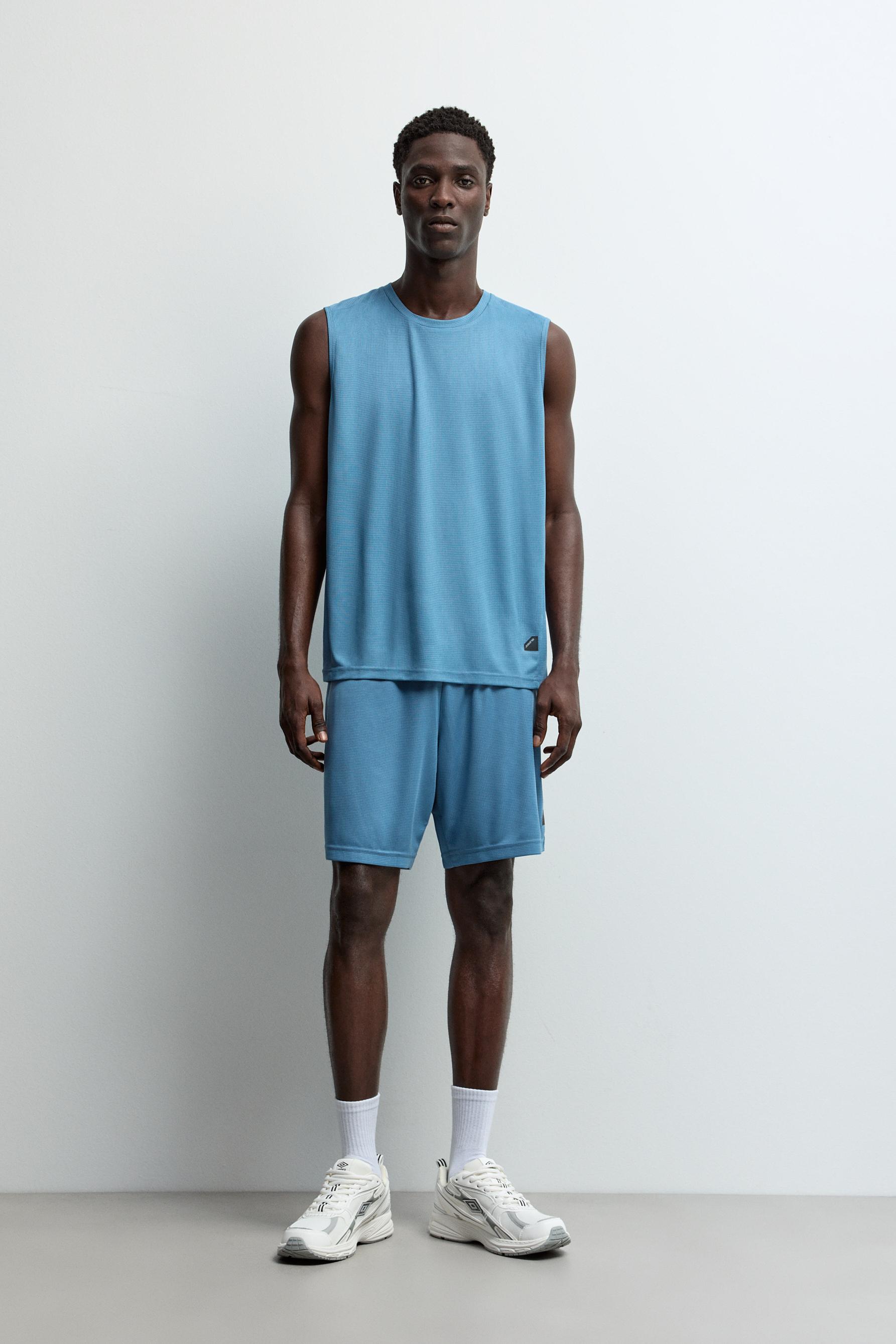 Sleeveless sports T-shirt — PALE BLUE