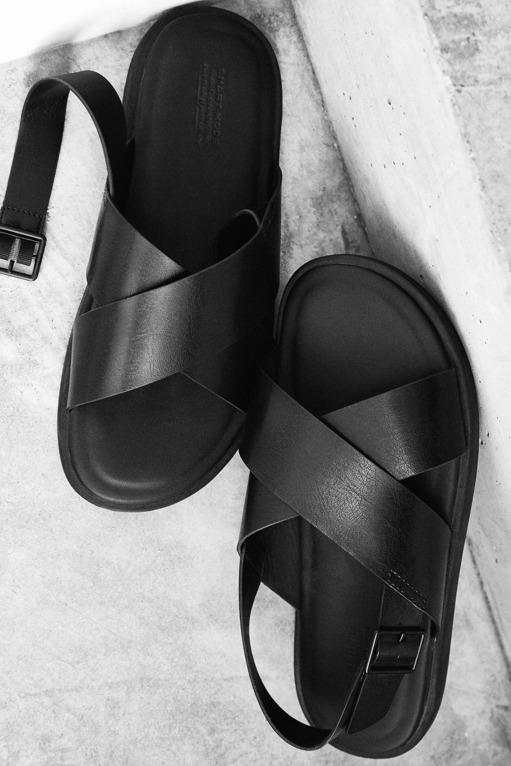 Strap sandal — BLACK