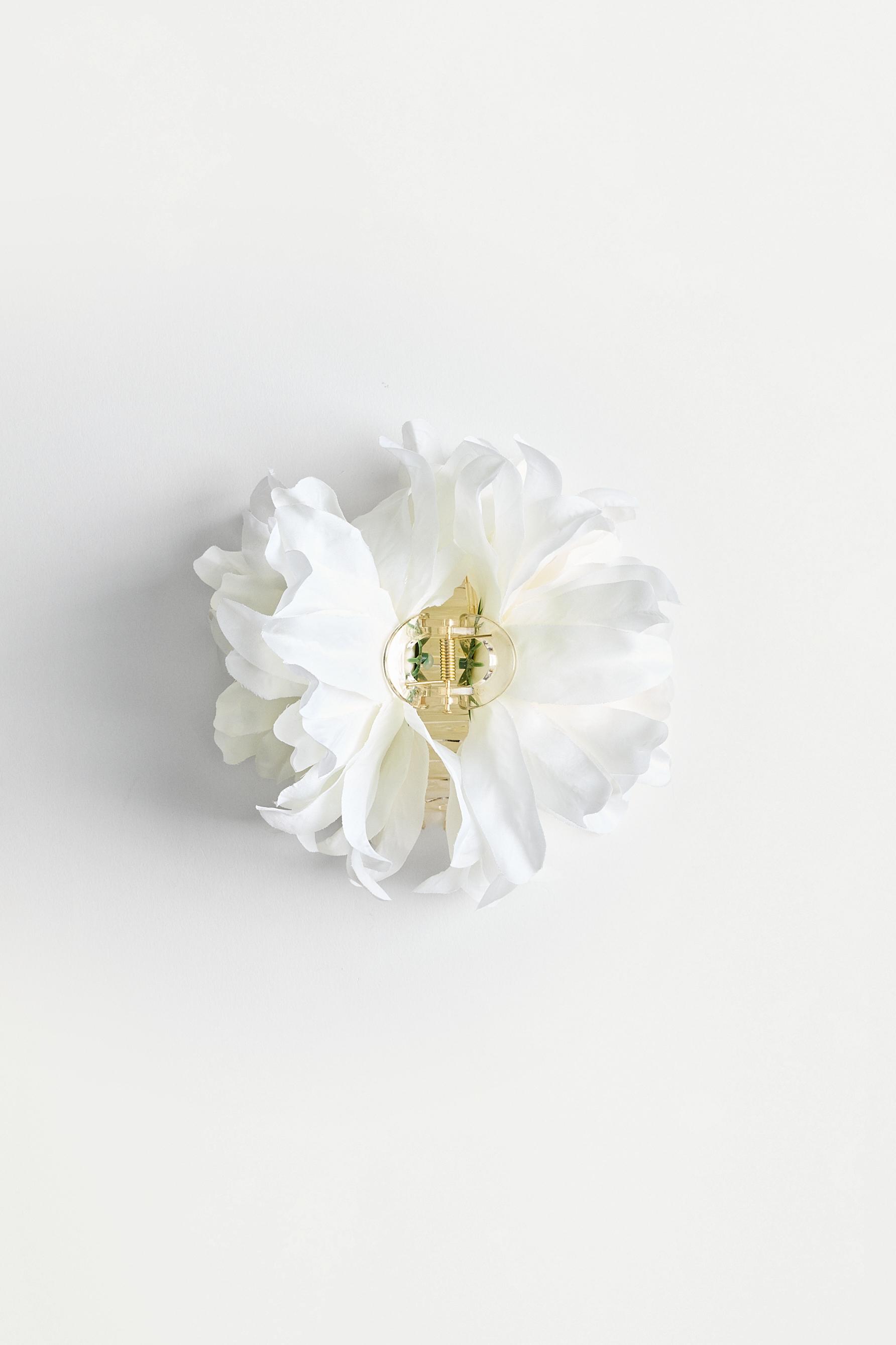 Flower hair clip — WHITE
