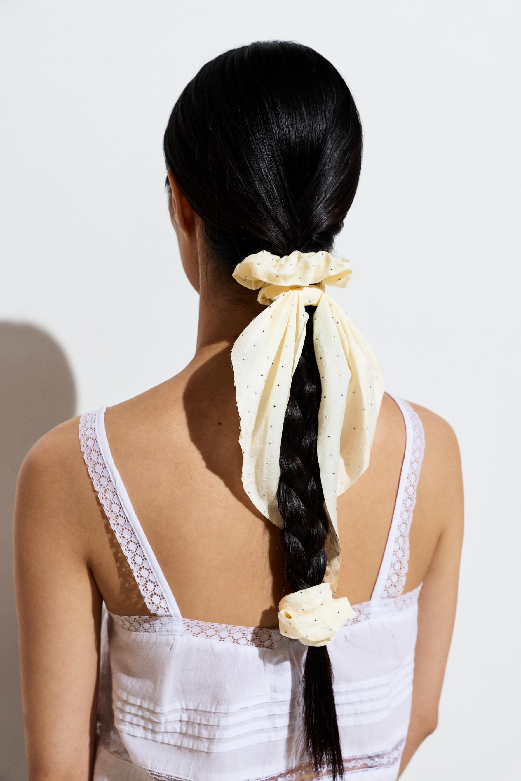 Set of 2 assorted scrunchies — ECRU
