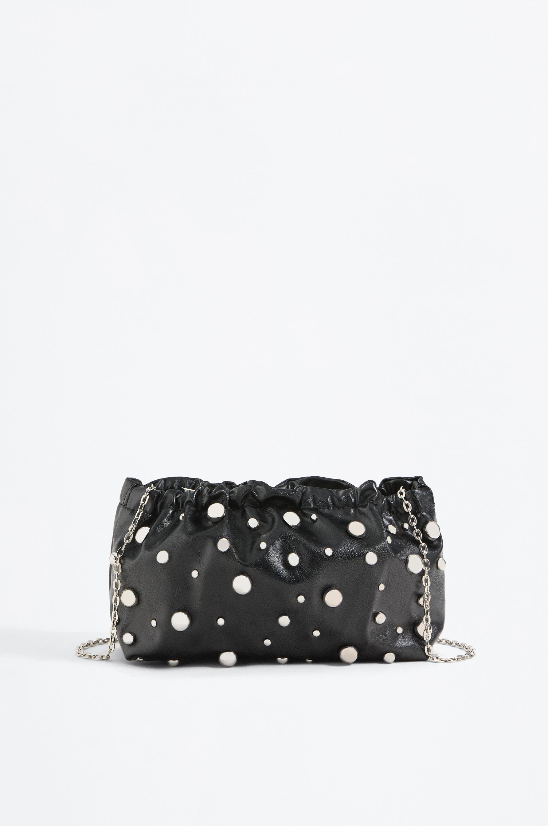 Bolso Pouch tachas