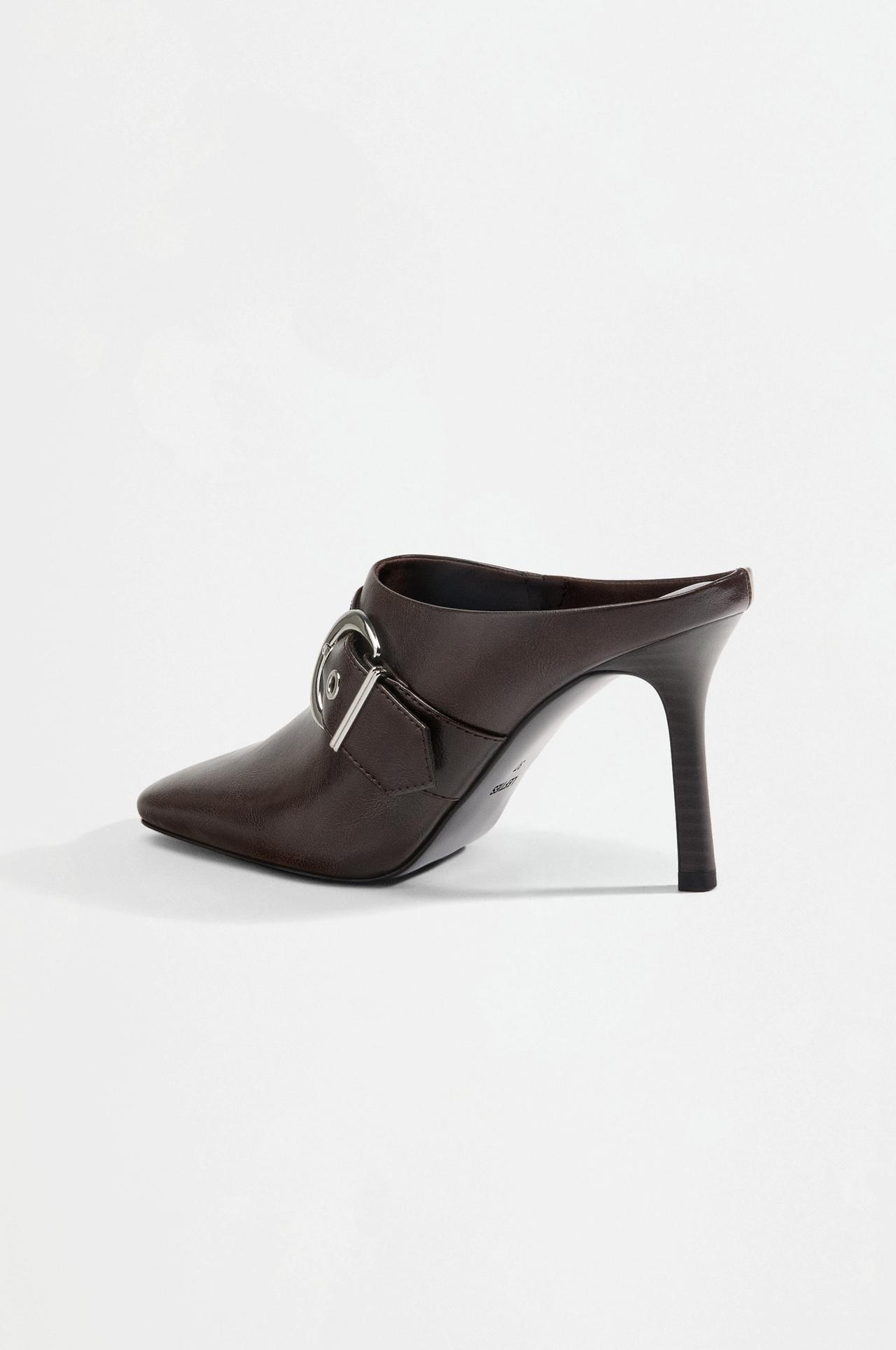 Buckle mule — BROWN