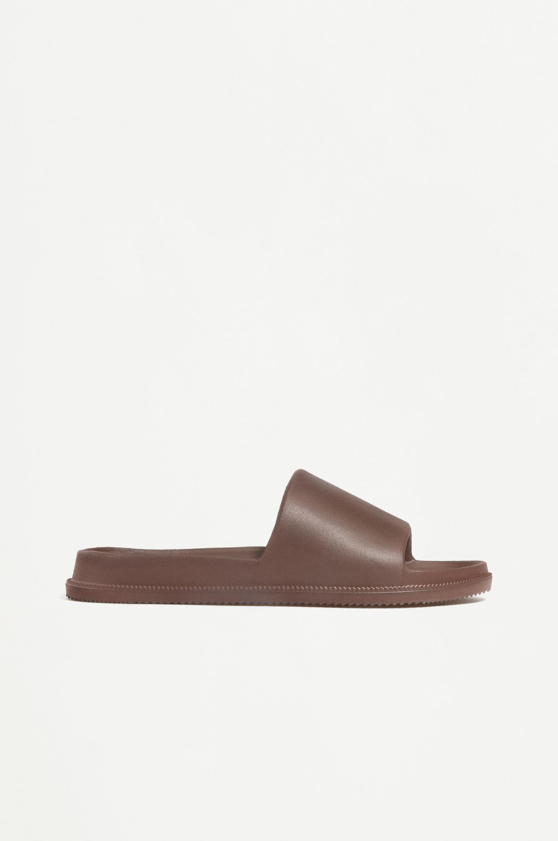 Shower slide sandals — BROWN