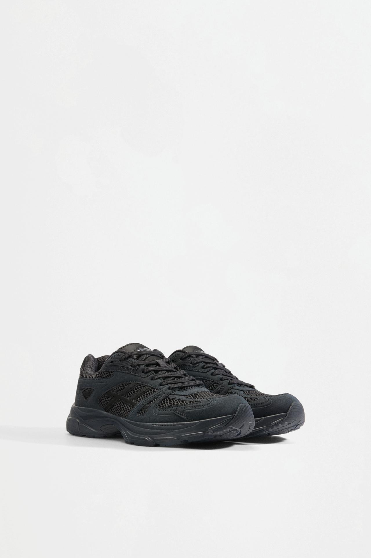 Multi-piece trainers — BLACK