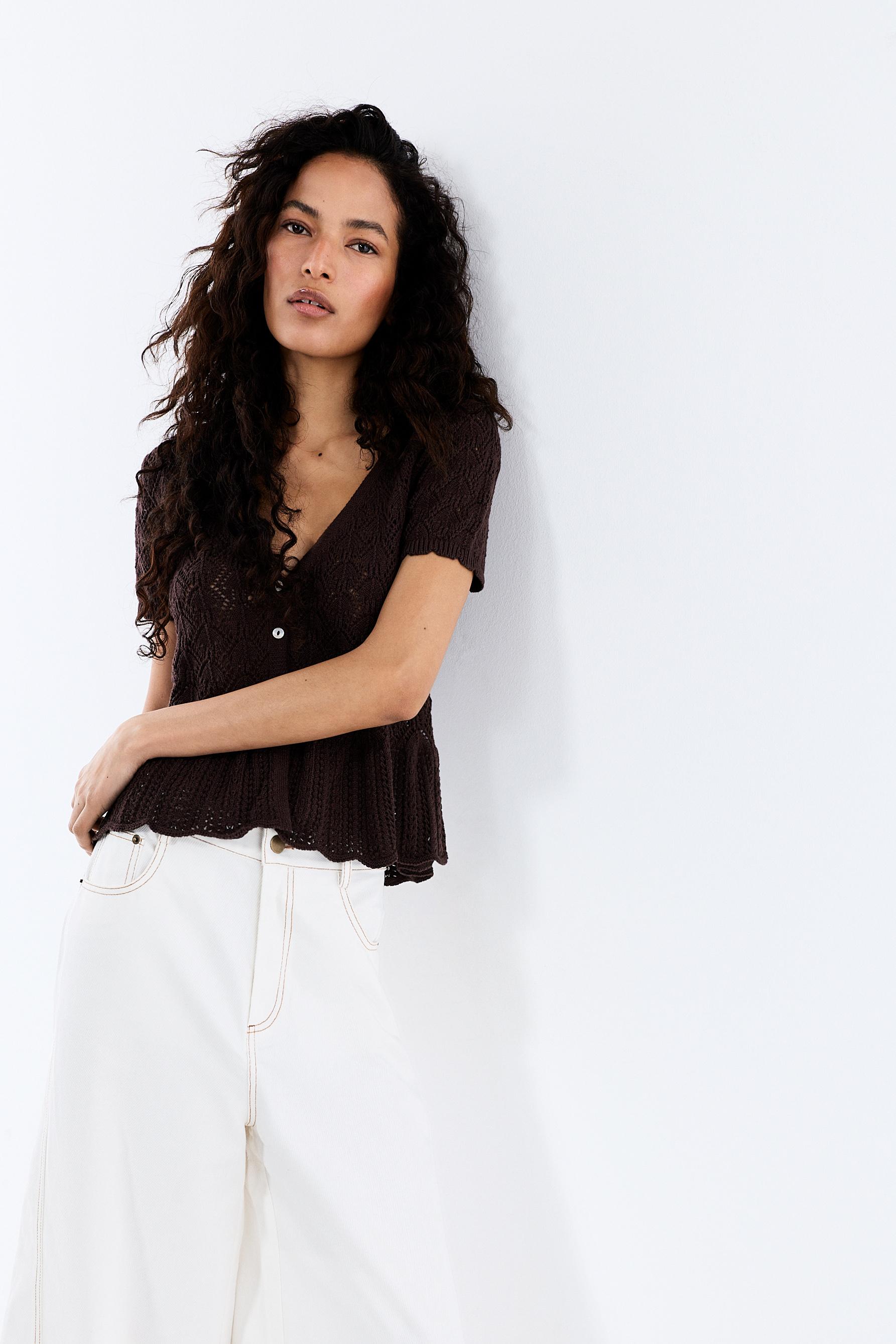 Top punto calado peplum