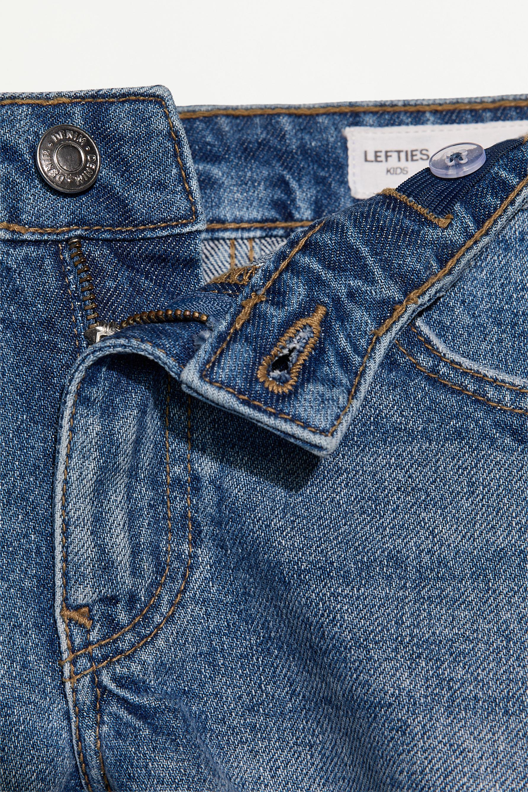 Frayed denim shorts — MEDIUM BLUE