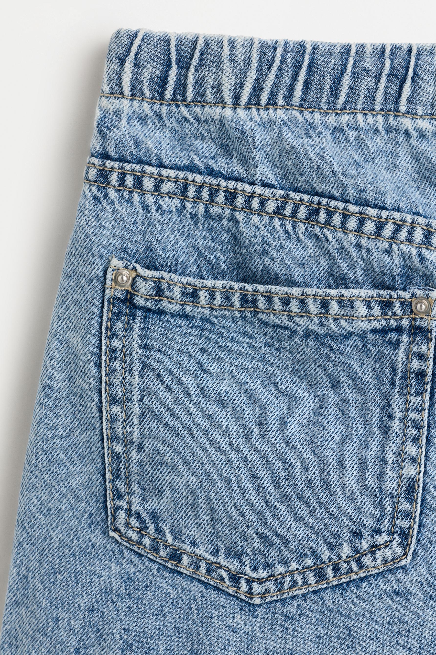 Elastic waist denim shorts — MEDIUM BLUE