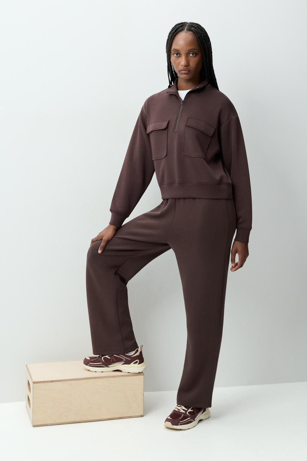 Straight-leg flowing sports trousers