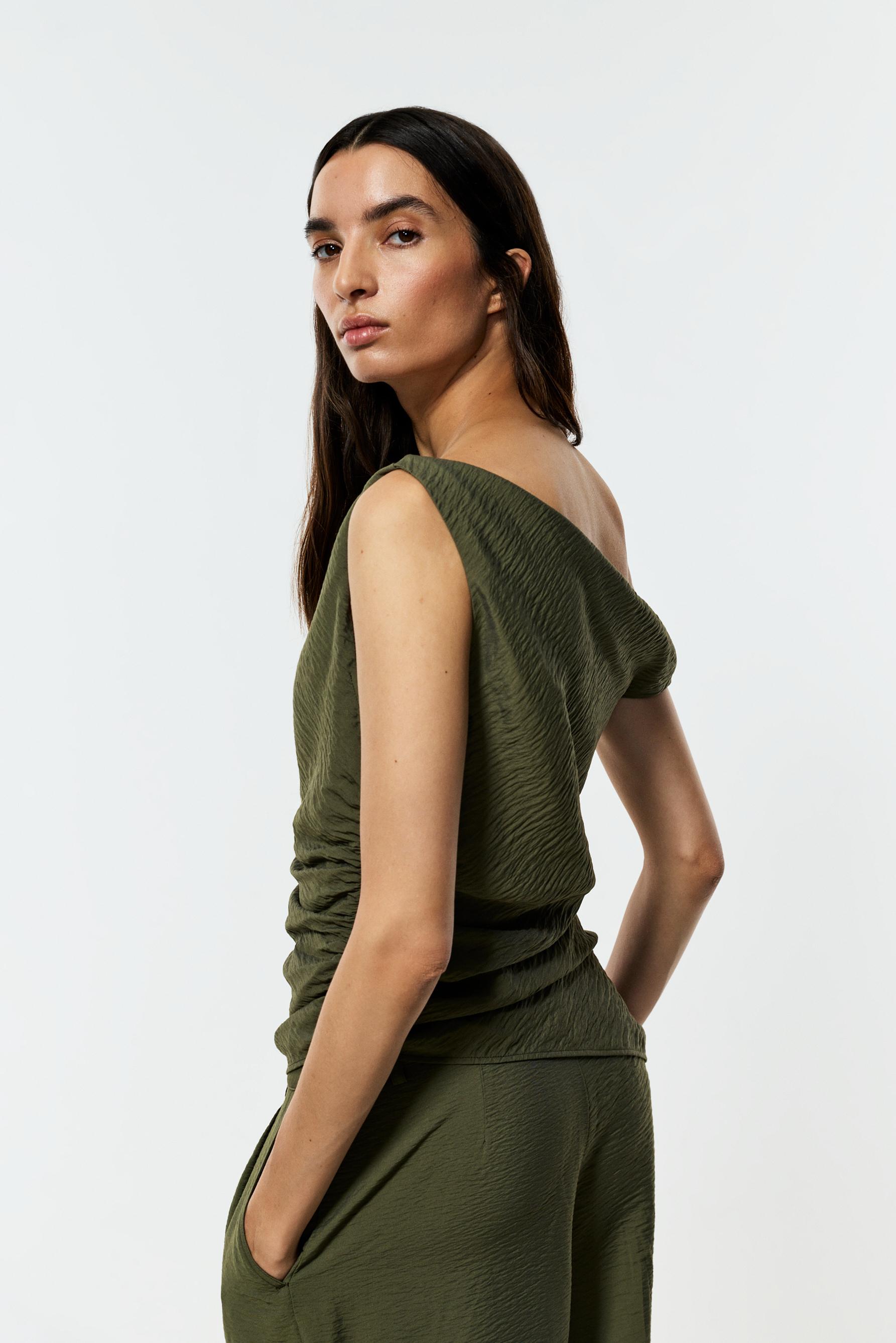 Asymmetric top — DARK KHAKI