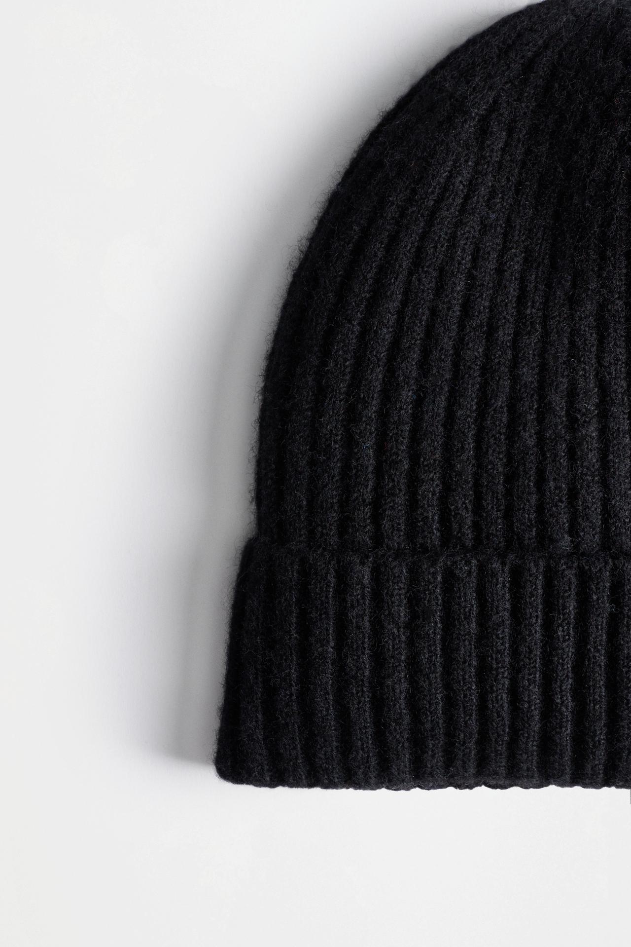 Ribbed hat — BLACK