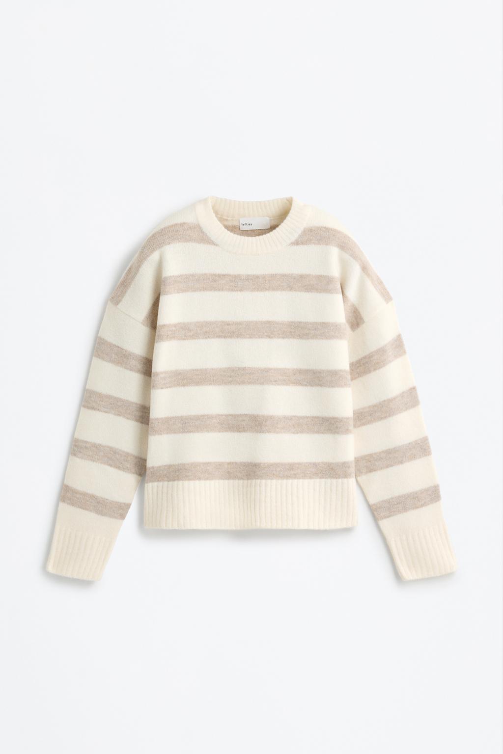 Round neck foamy sweater