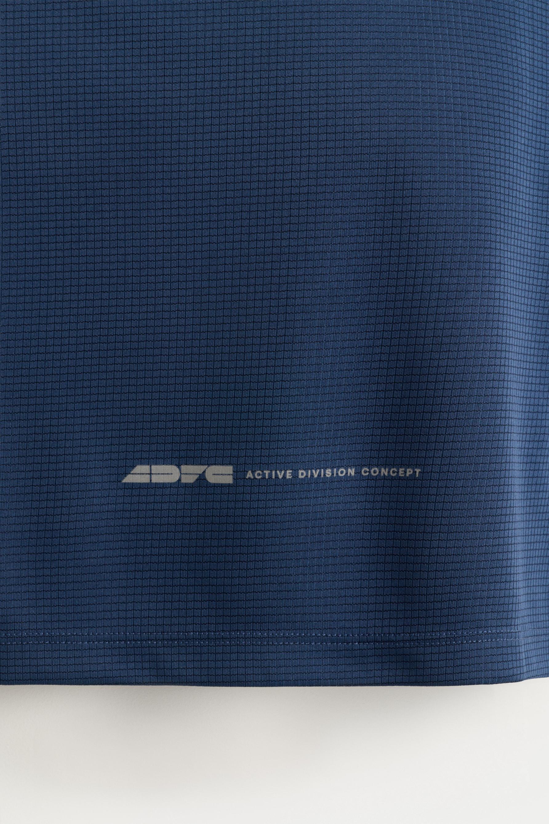 Sleeveless sports T-shirt — BLUE