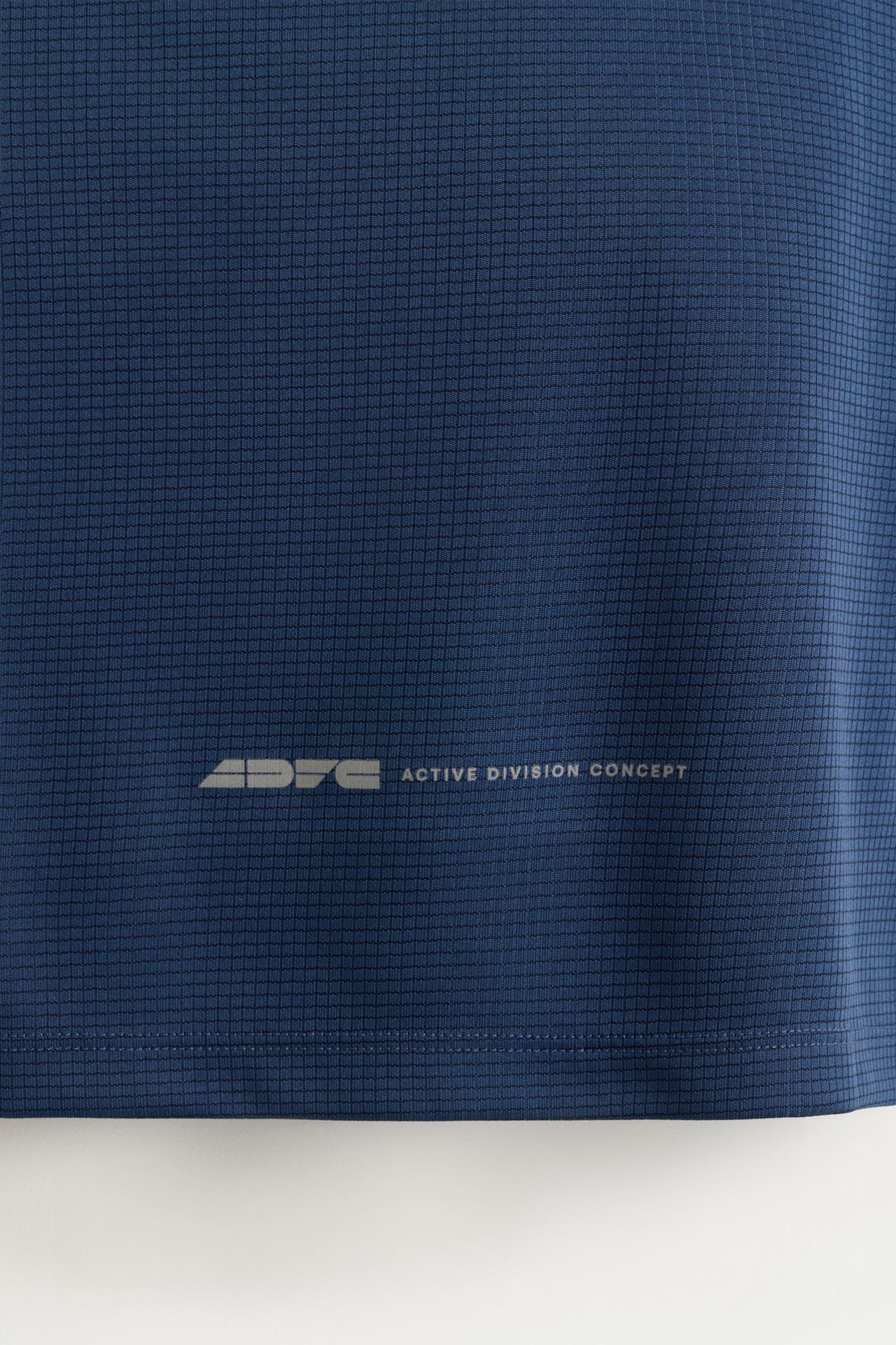 Sleeveless sports T-shirt — BLUE