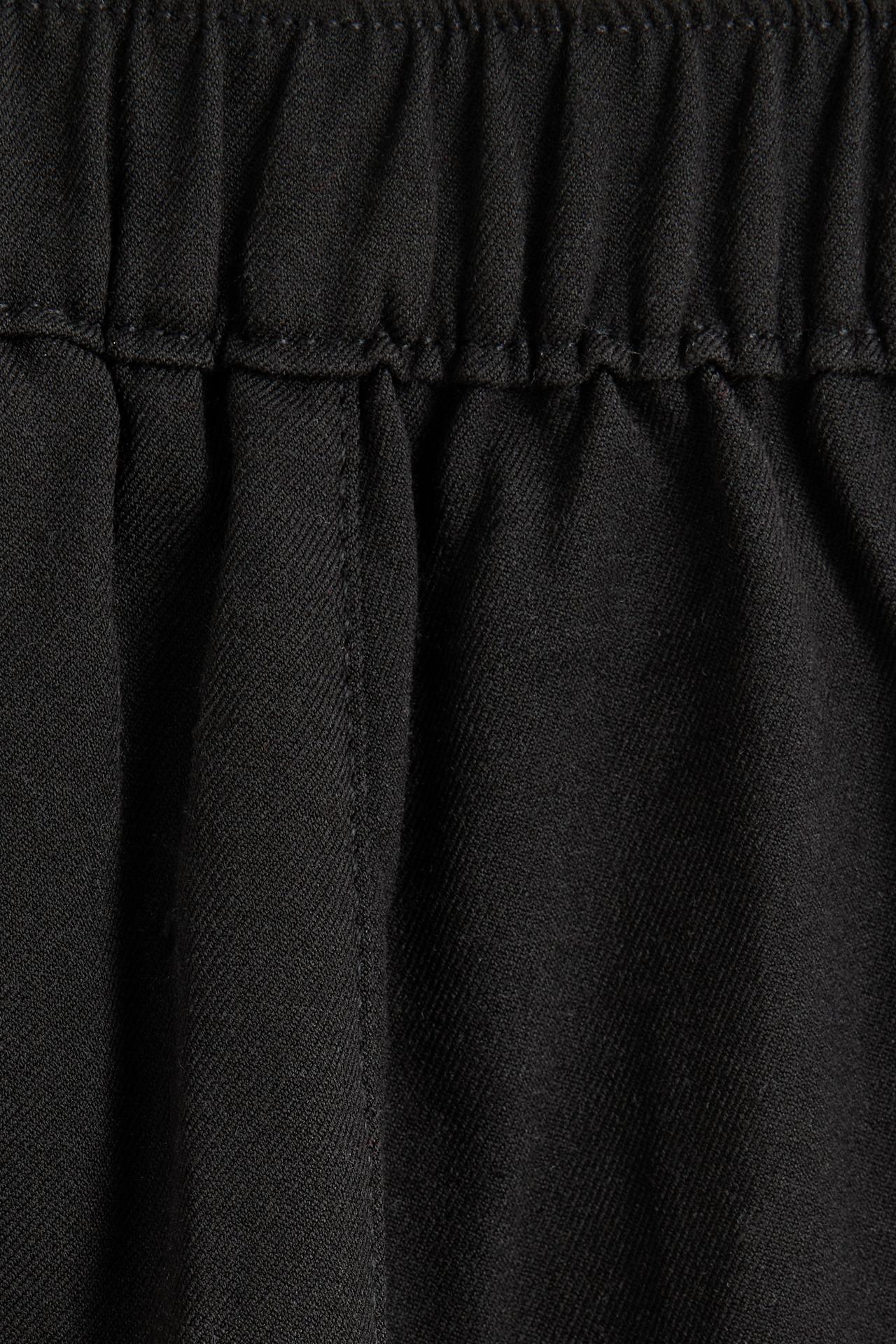 Pleated trousers — BLACK