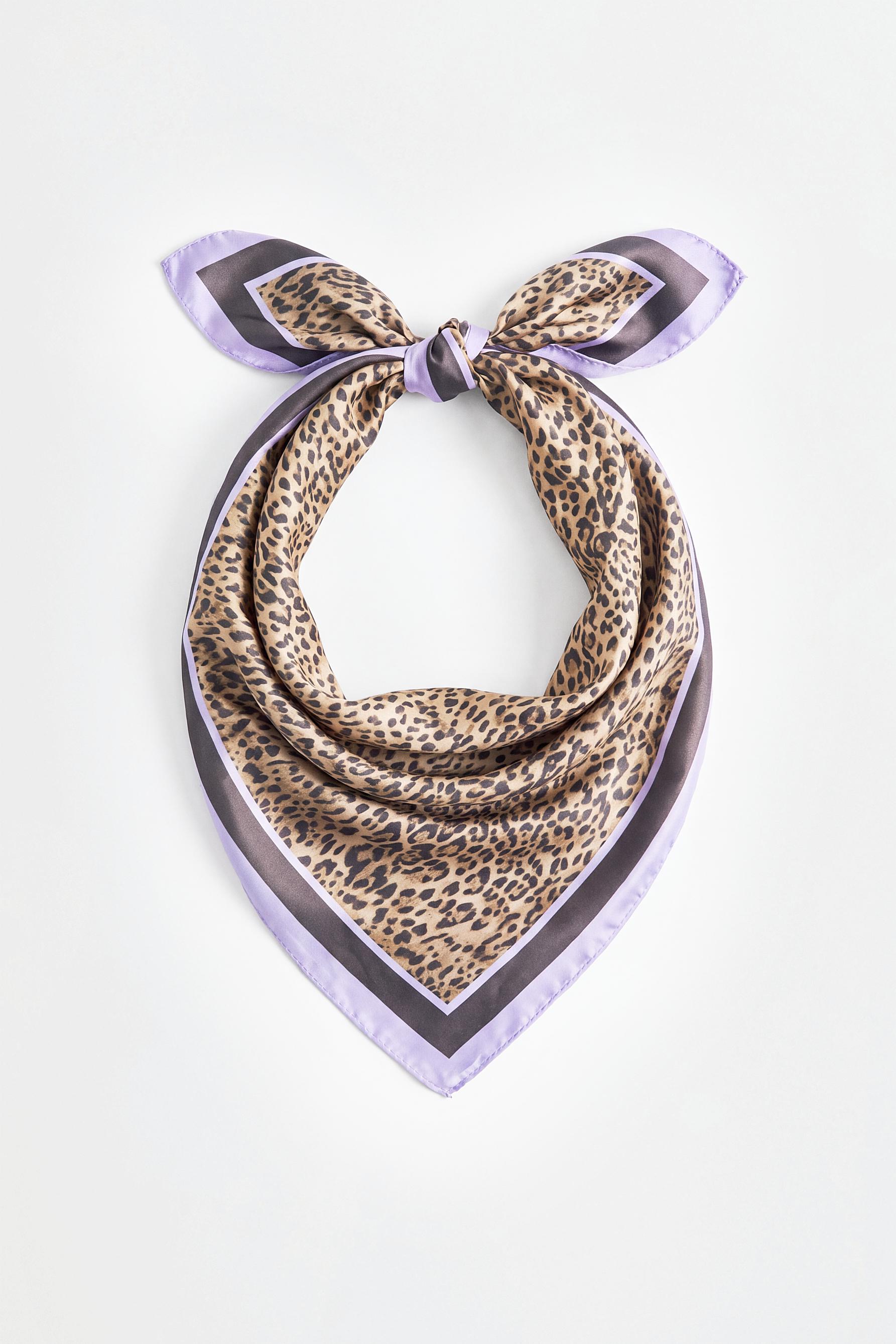 Pañuelo satén leopardo
