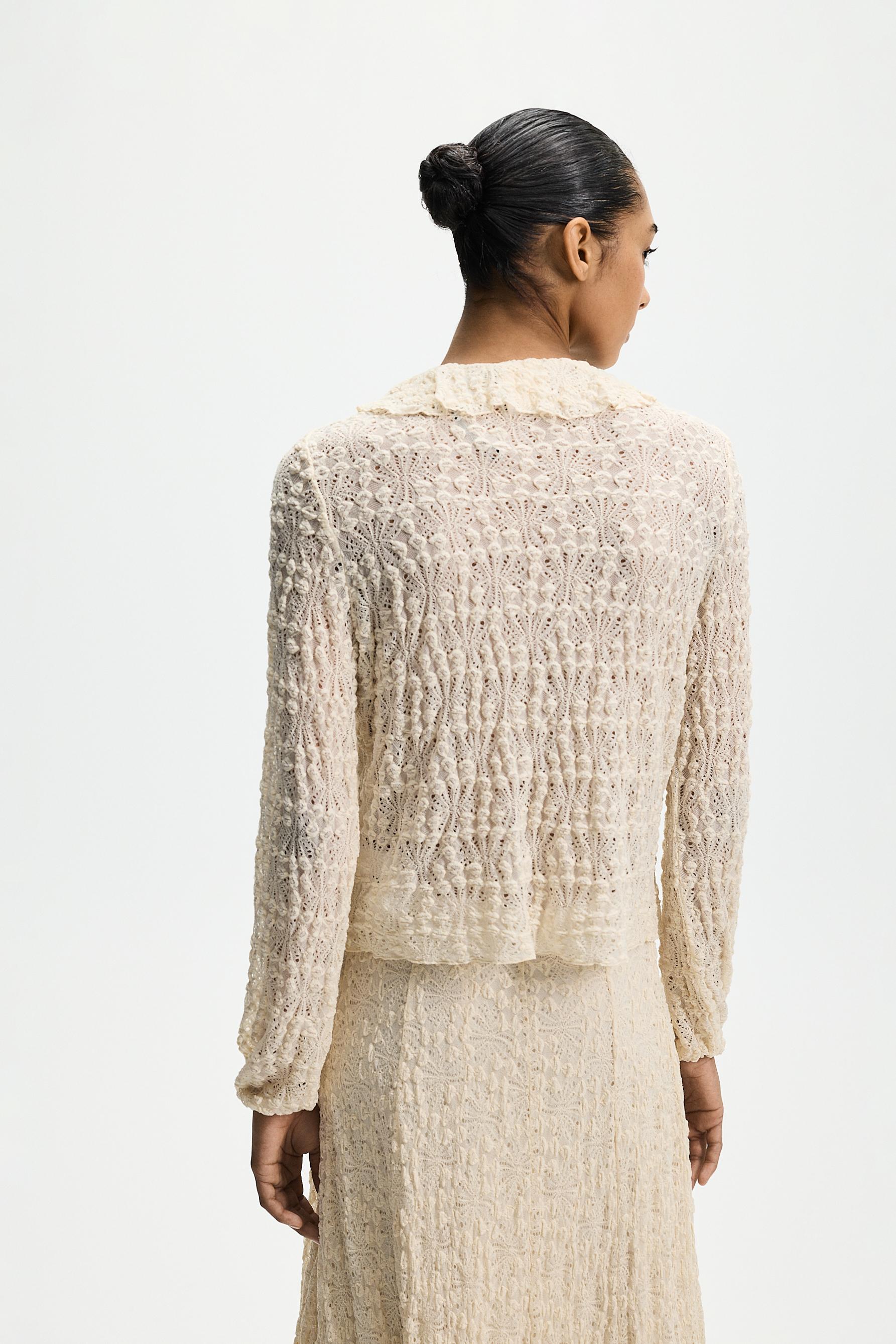Ruffle lace top — ECRU