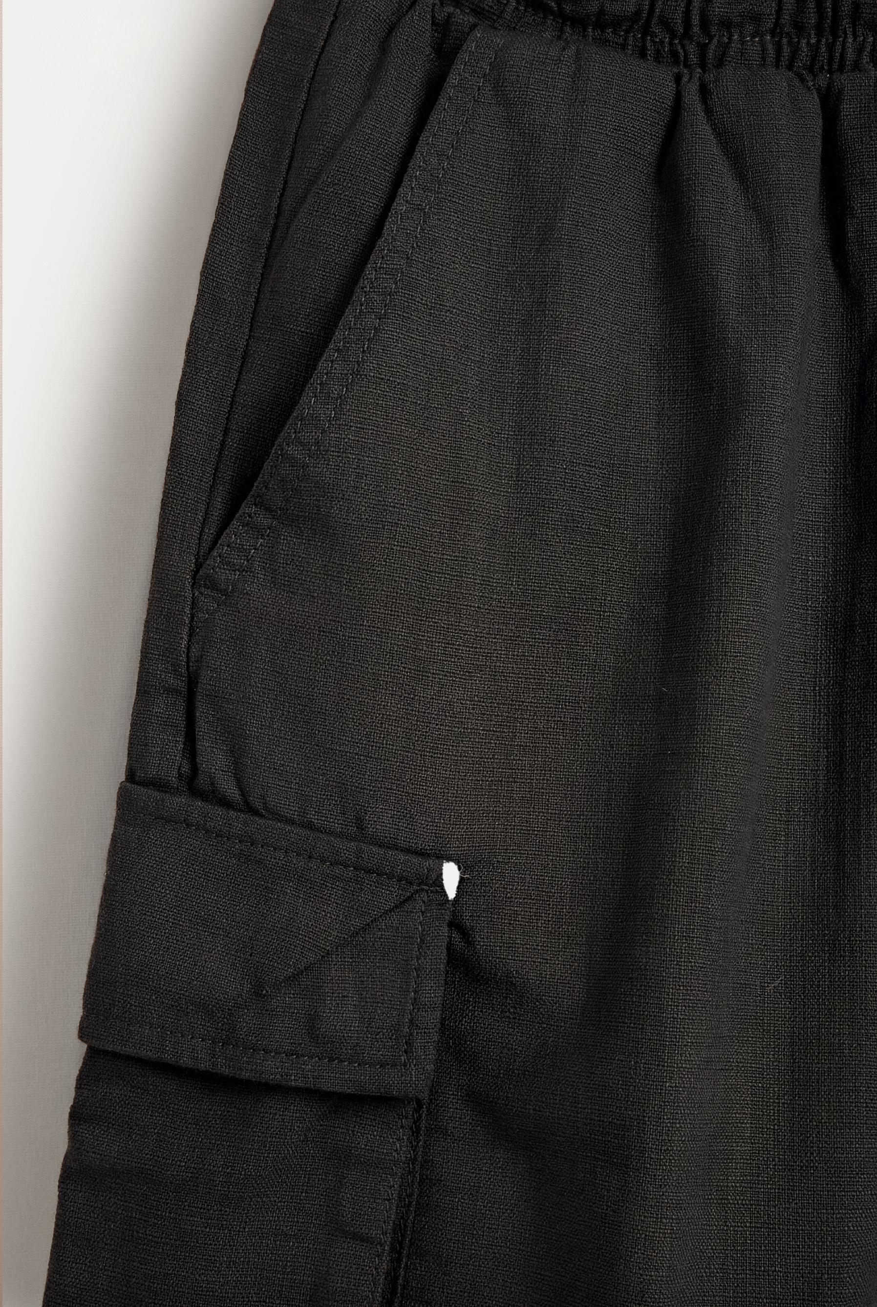 Rustic cargo Bermuda joggers — BLACK