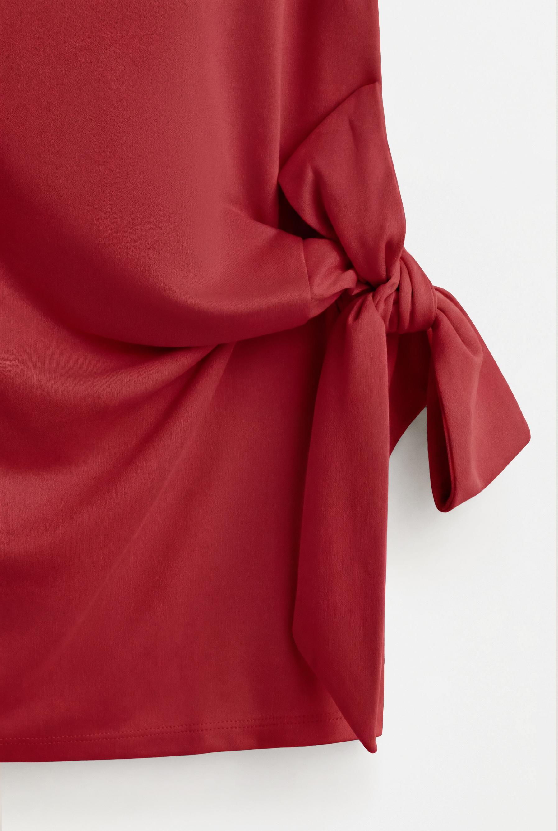 Flowing tie-detail T-shirt — RED