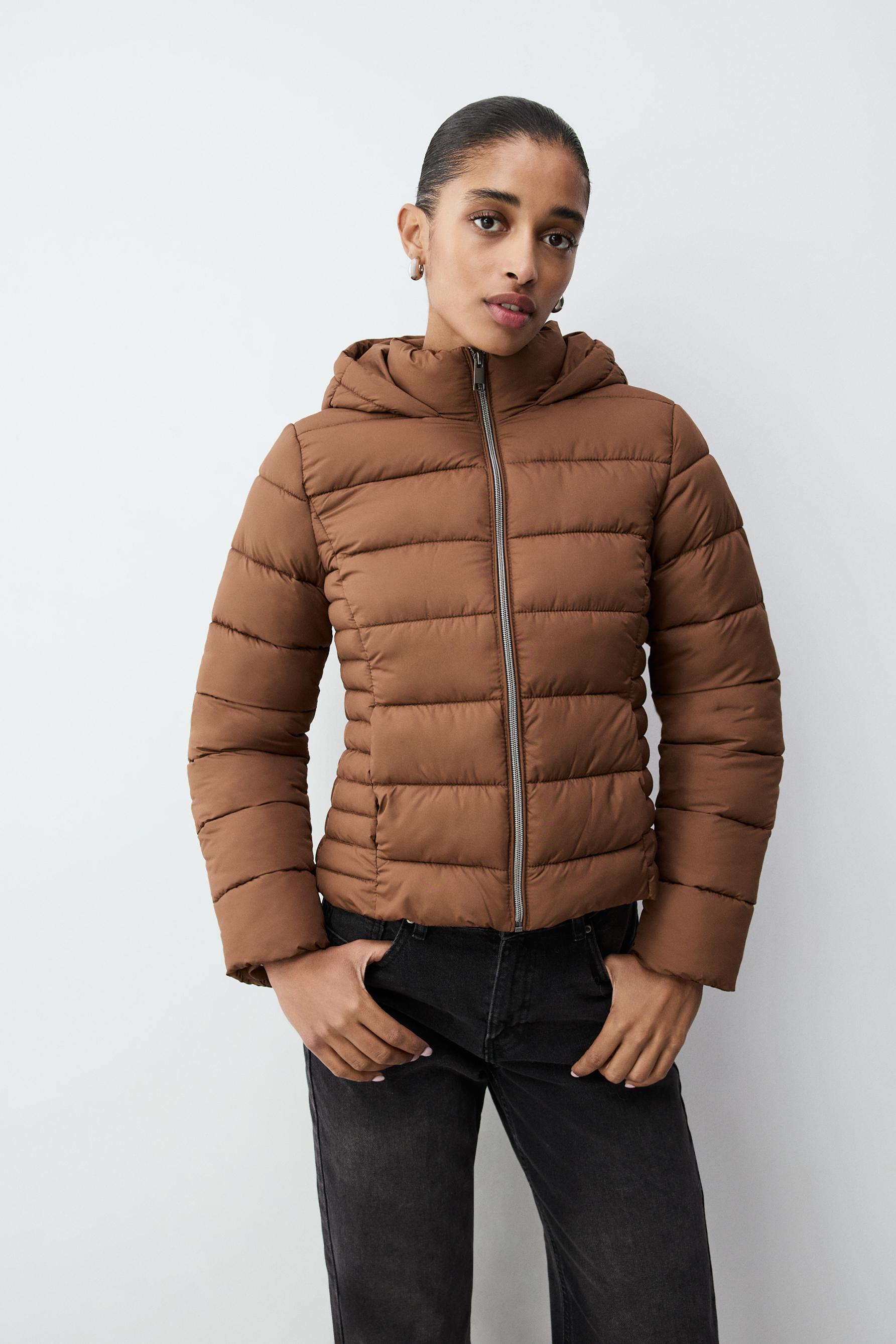 Cazadora acolchada capucha