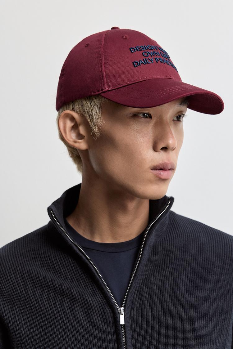 Slogan embroidery cap — BURGUNDY