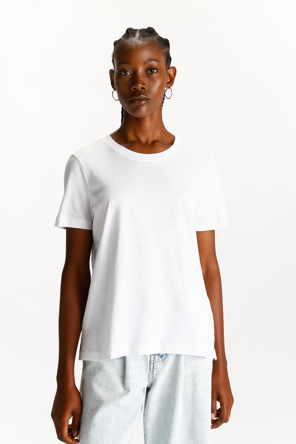 Basic round neck T-shirt