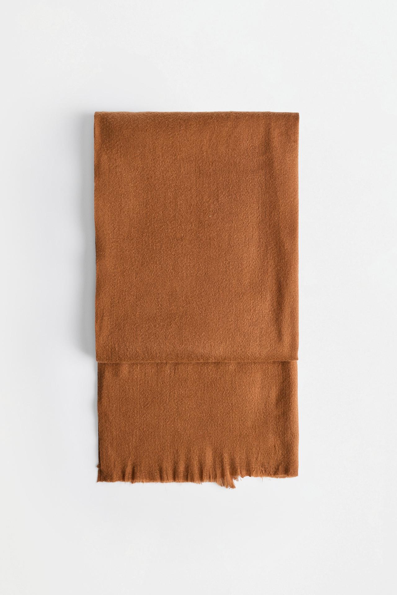 Plain scarf with fringe — TOFFEE