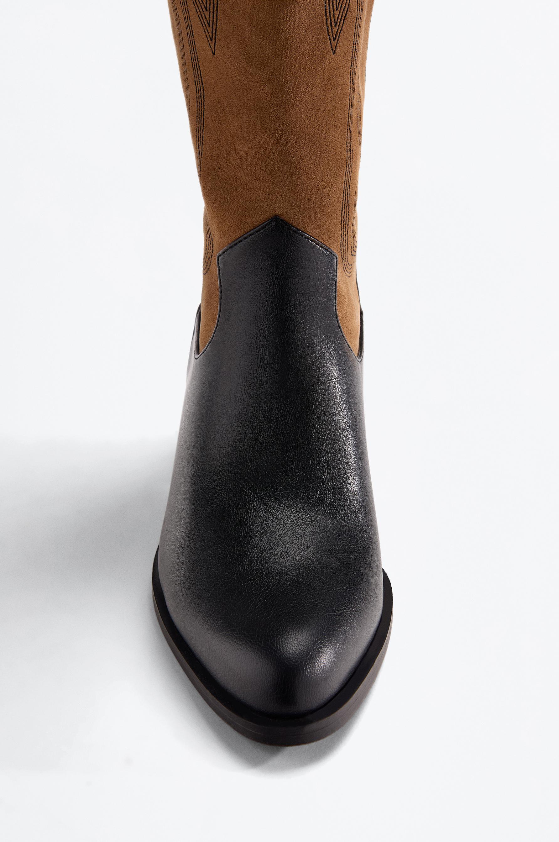 Cowboy boots — OTHERS
