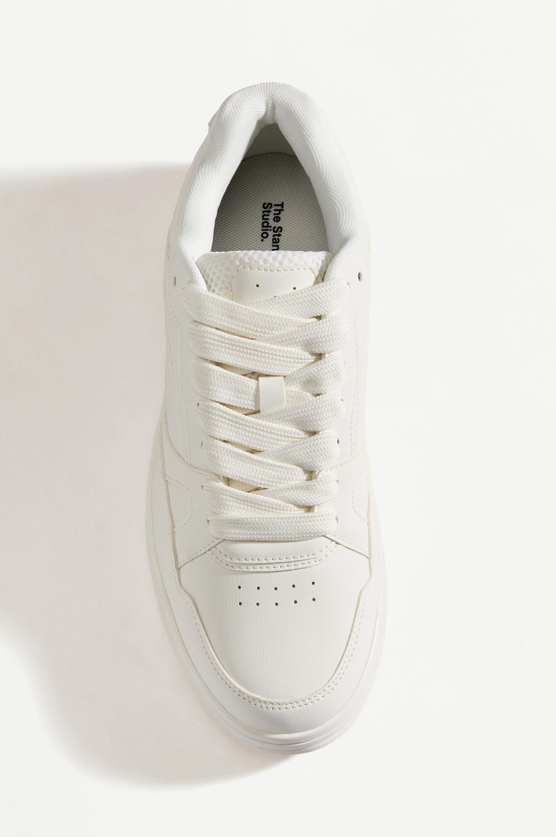 Casual sneakers — WHITE