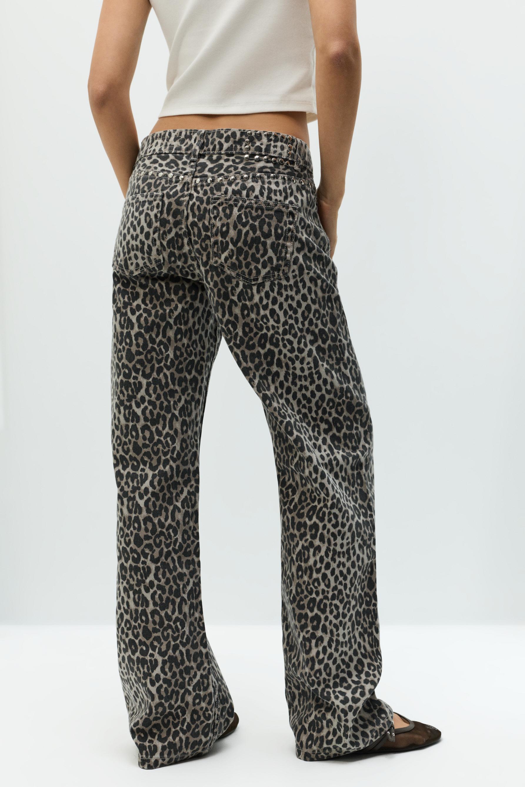 Studded animal print baggy jeans — LEOPARD PRINT