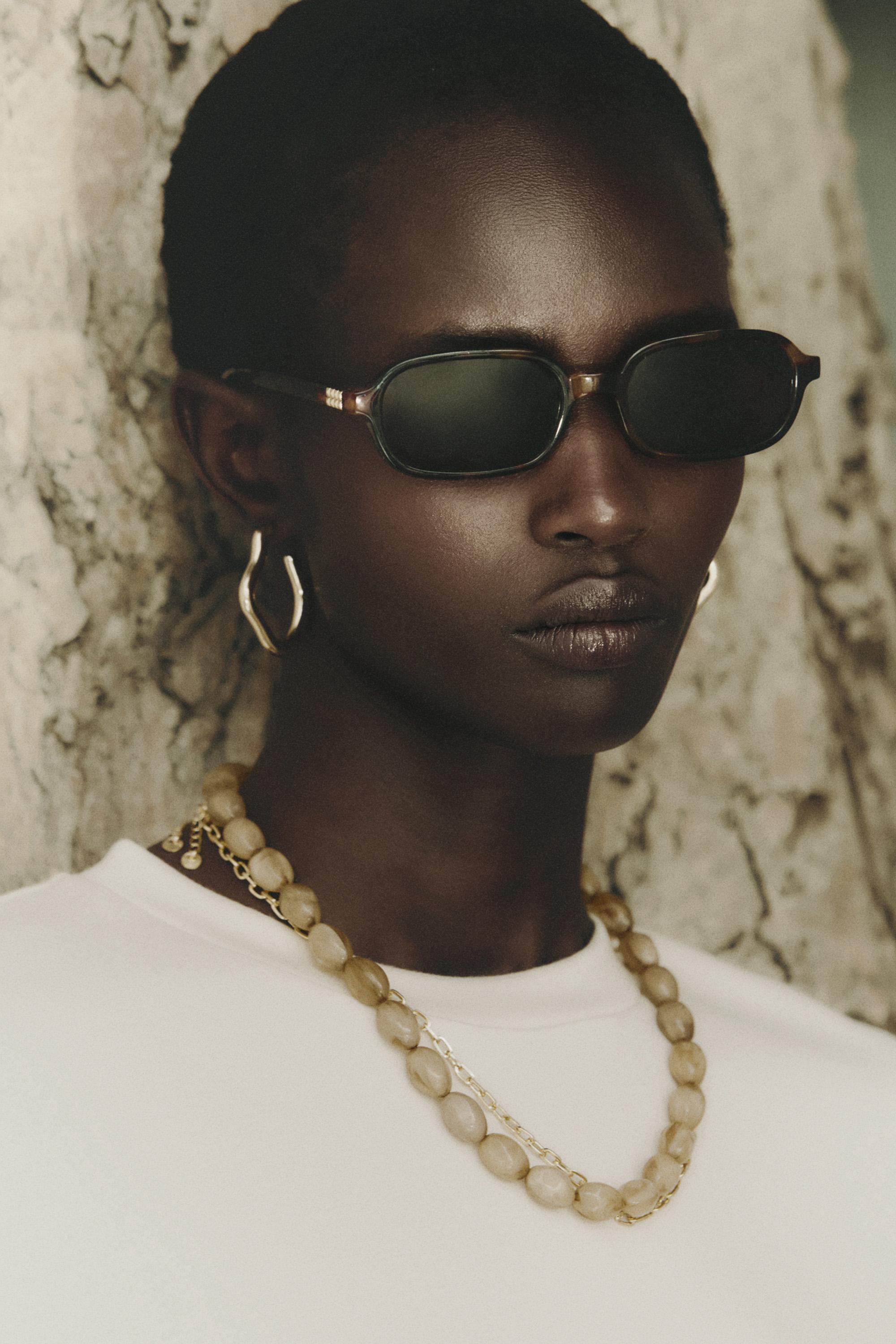 Small rectangular glasses — BLACK TONE