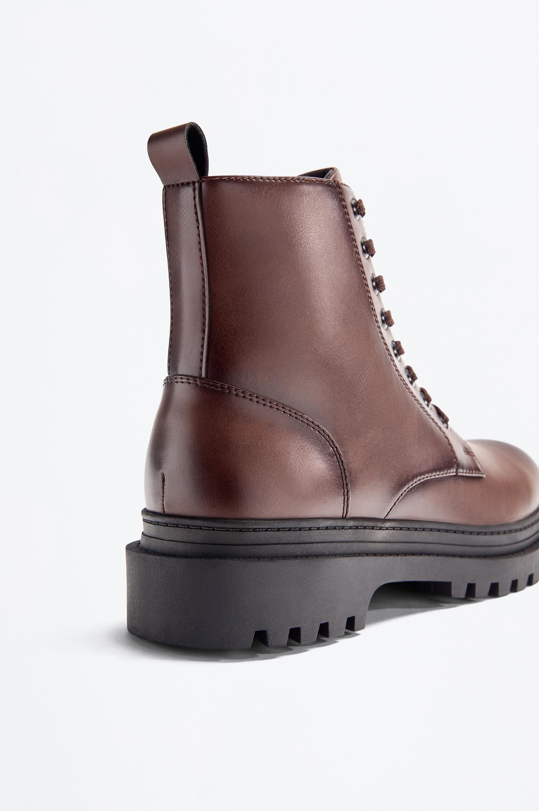 Lace-up boot — BROWN