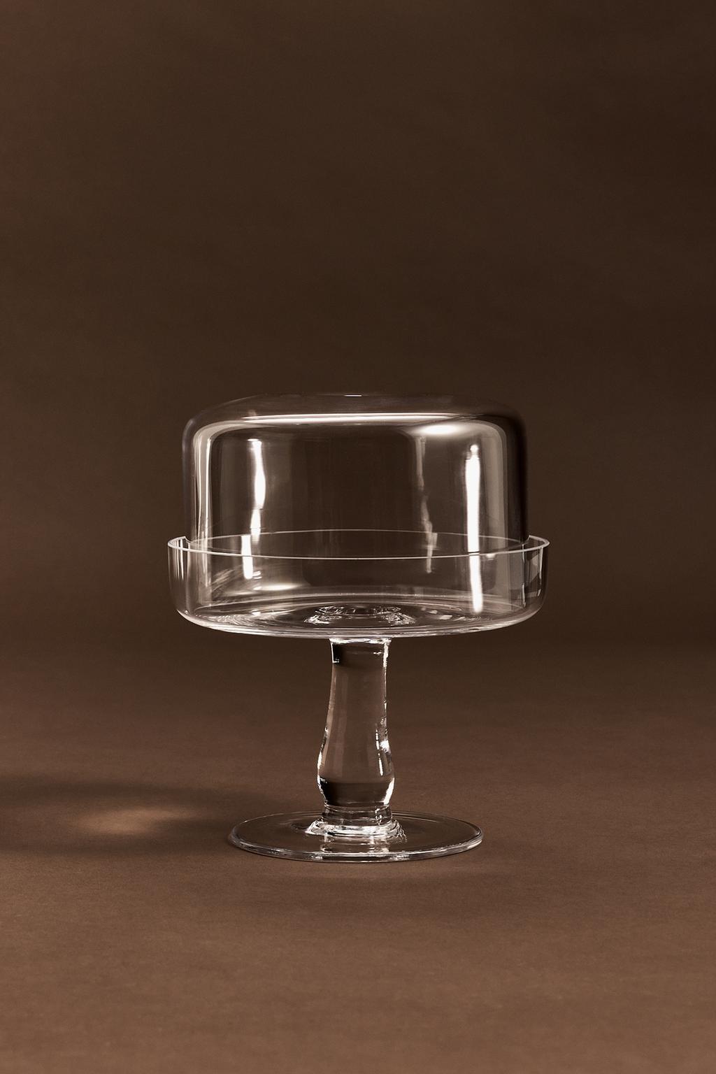 Fuente de vidrio con pie