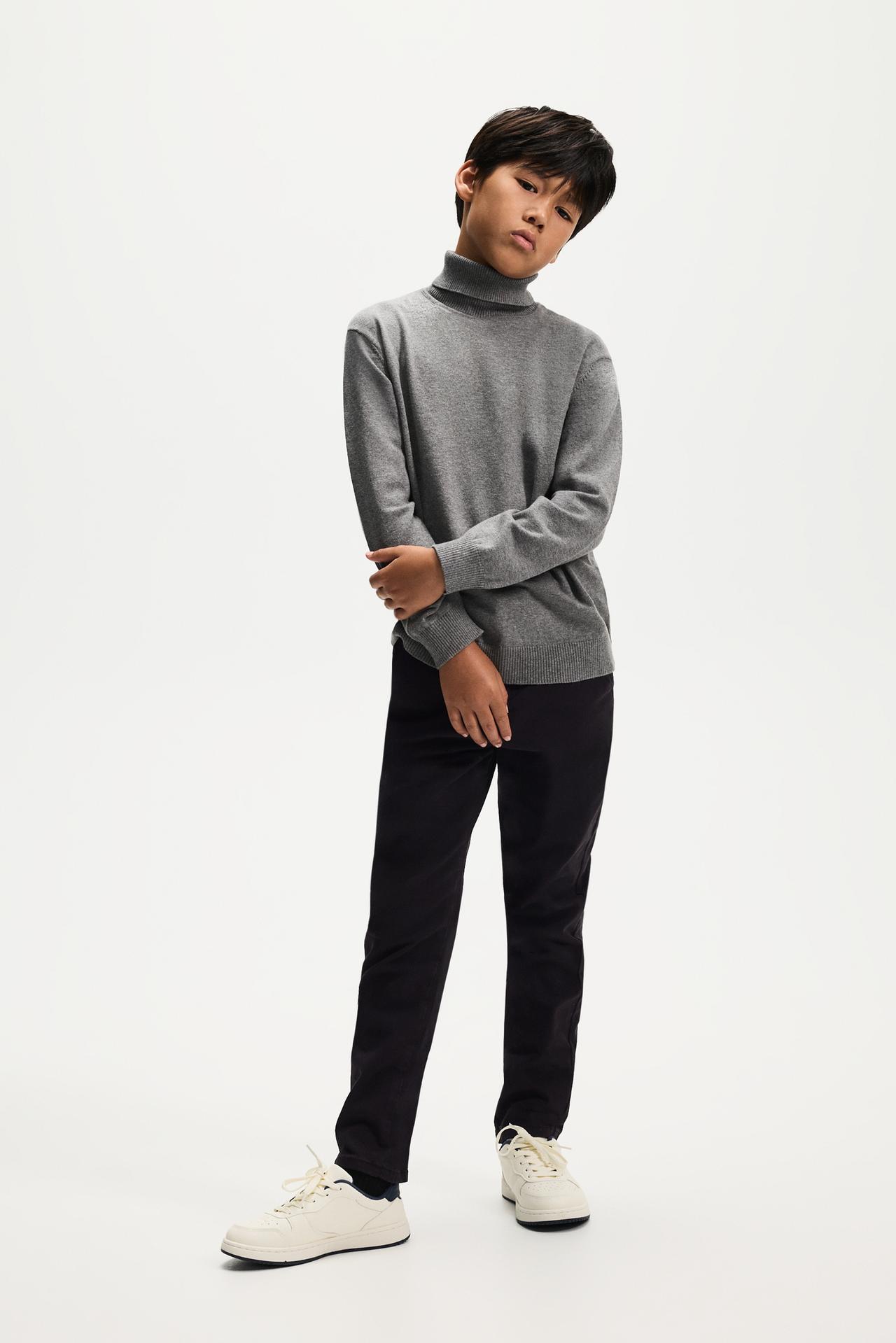 Chino trousers — BLACK