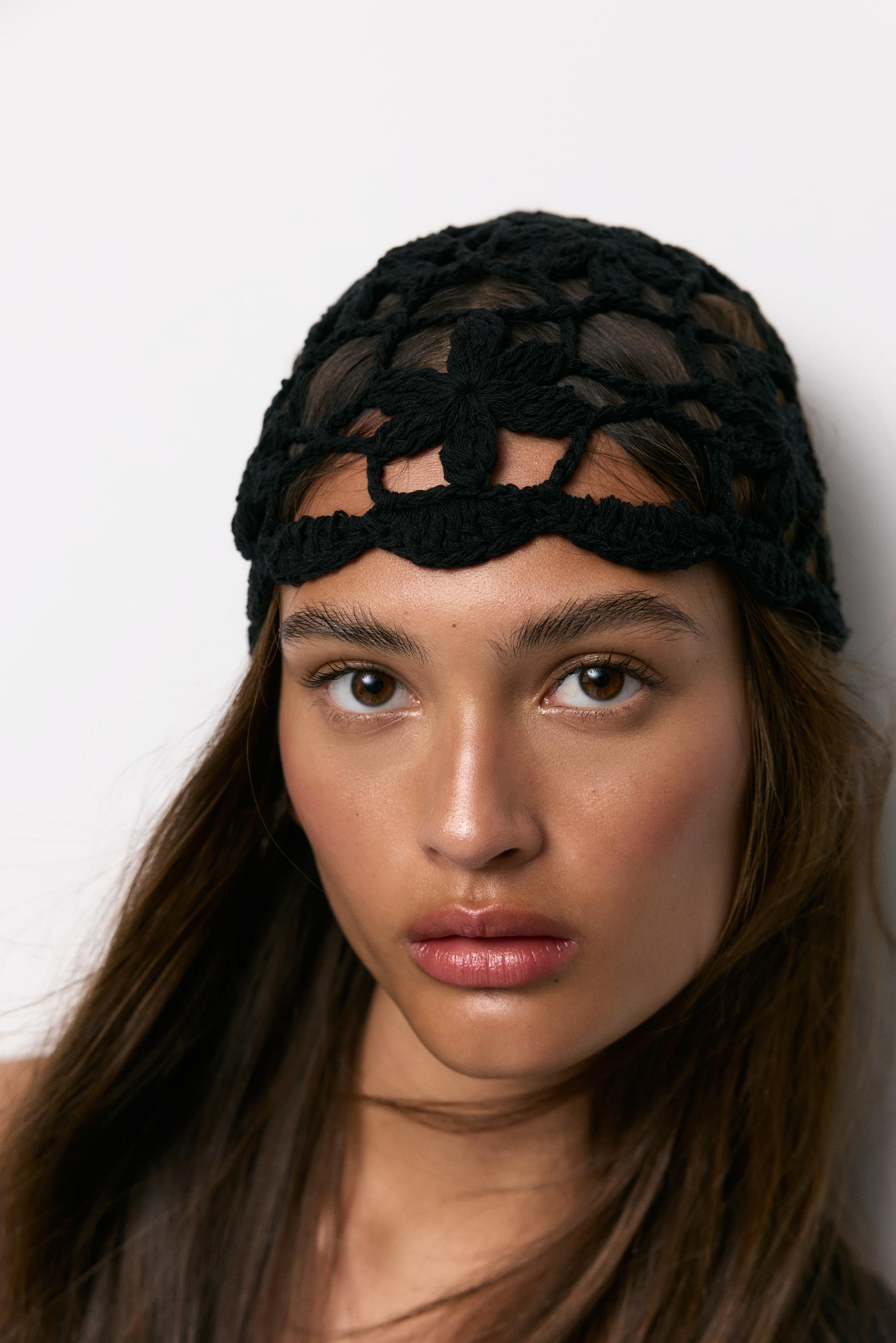 Crochet flower hat — VARIOUS