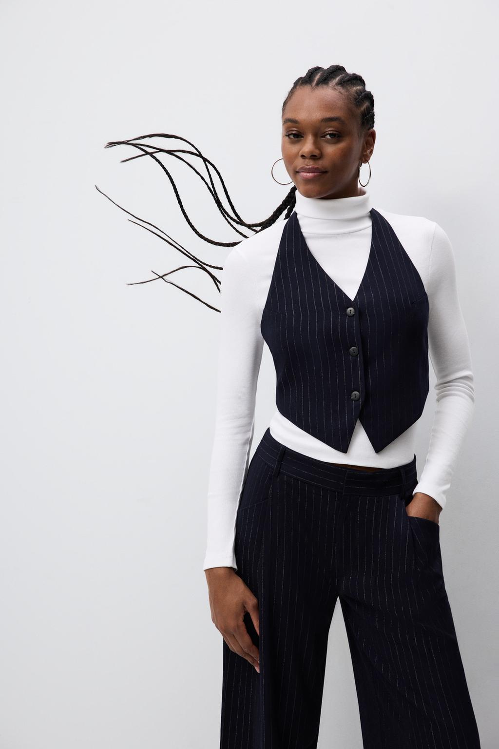 Vestă cu dungi fine strălucitoare