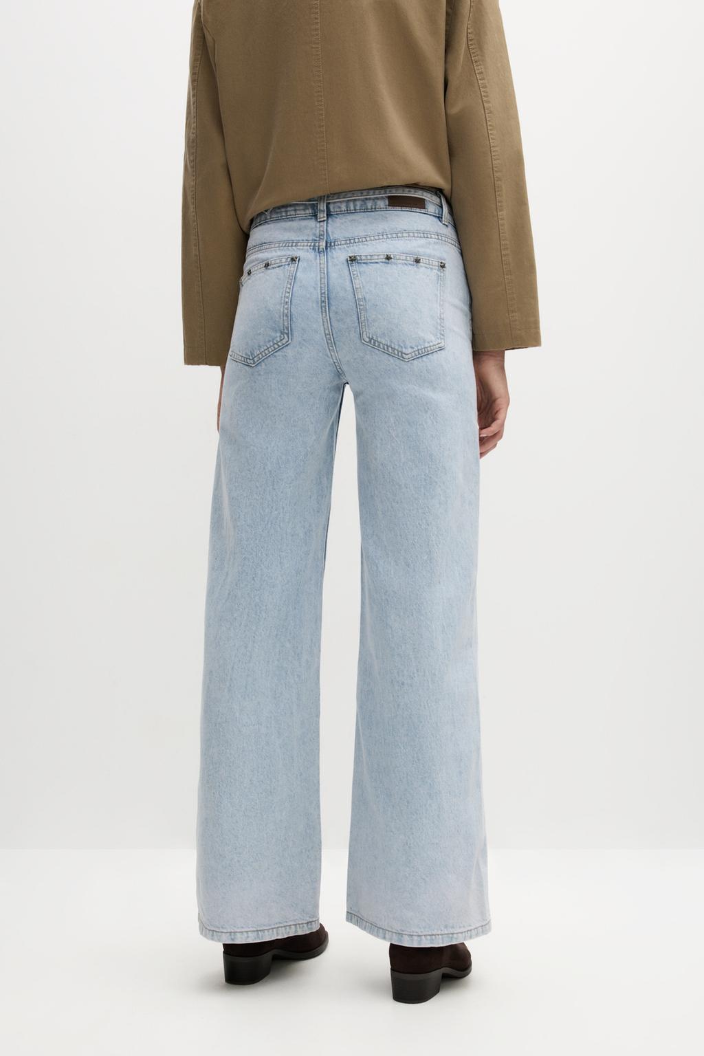Wide-leg jeans with studded belt