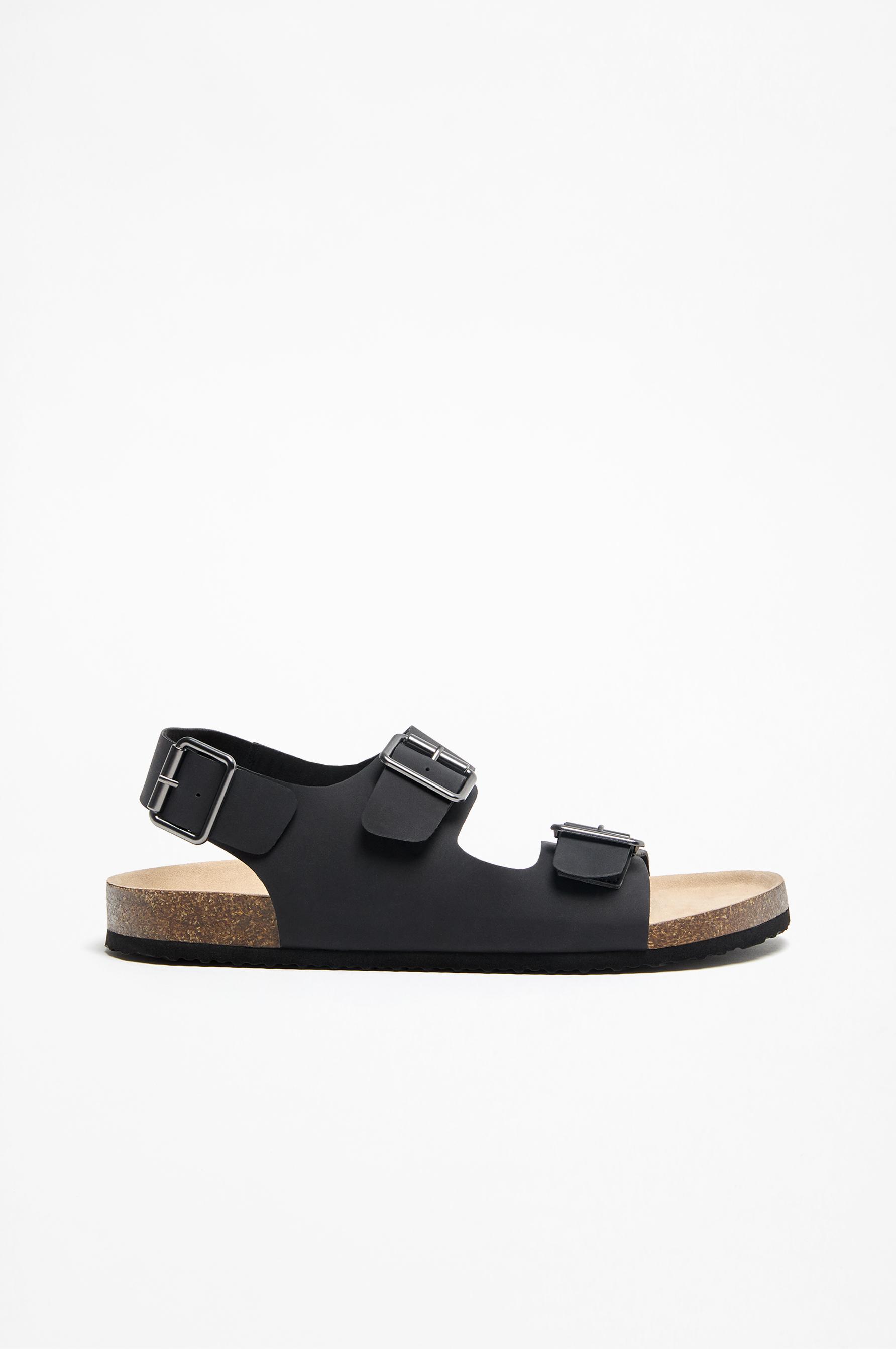 Sandalia triple hebilla