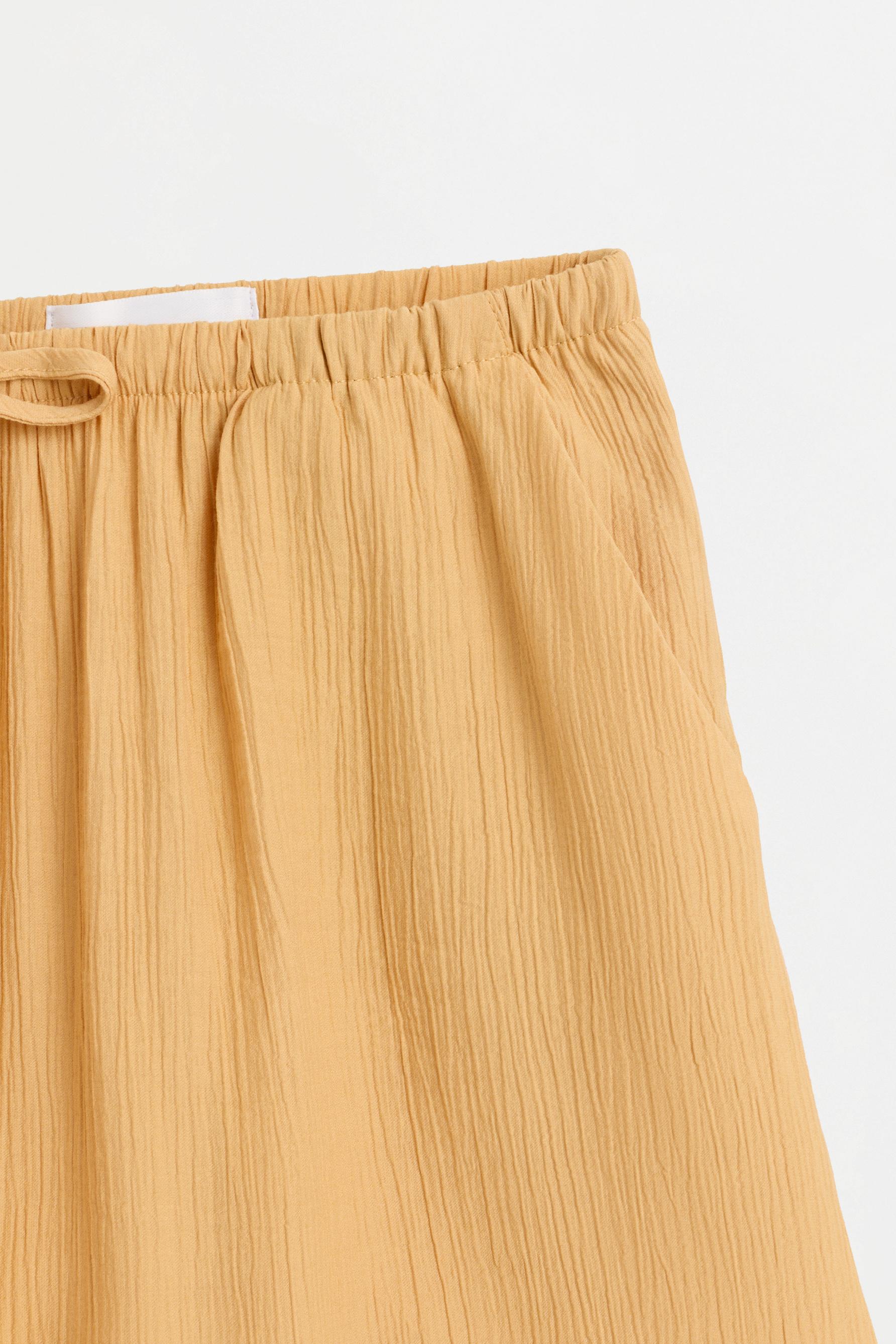Textured shorts — YELLOW
