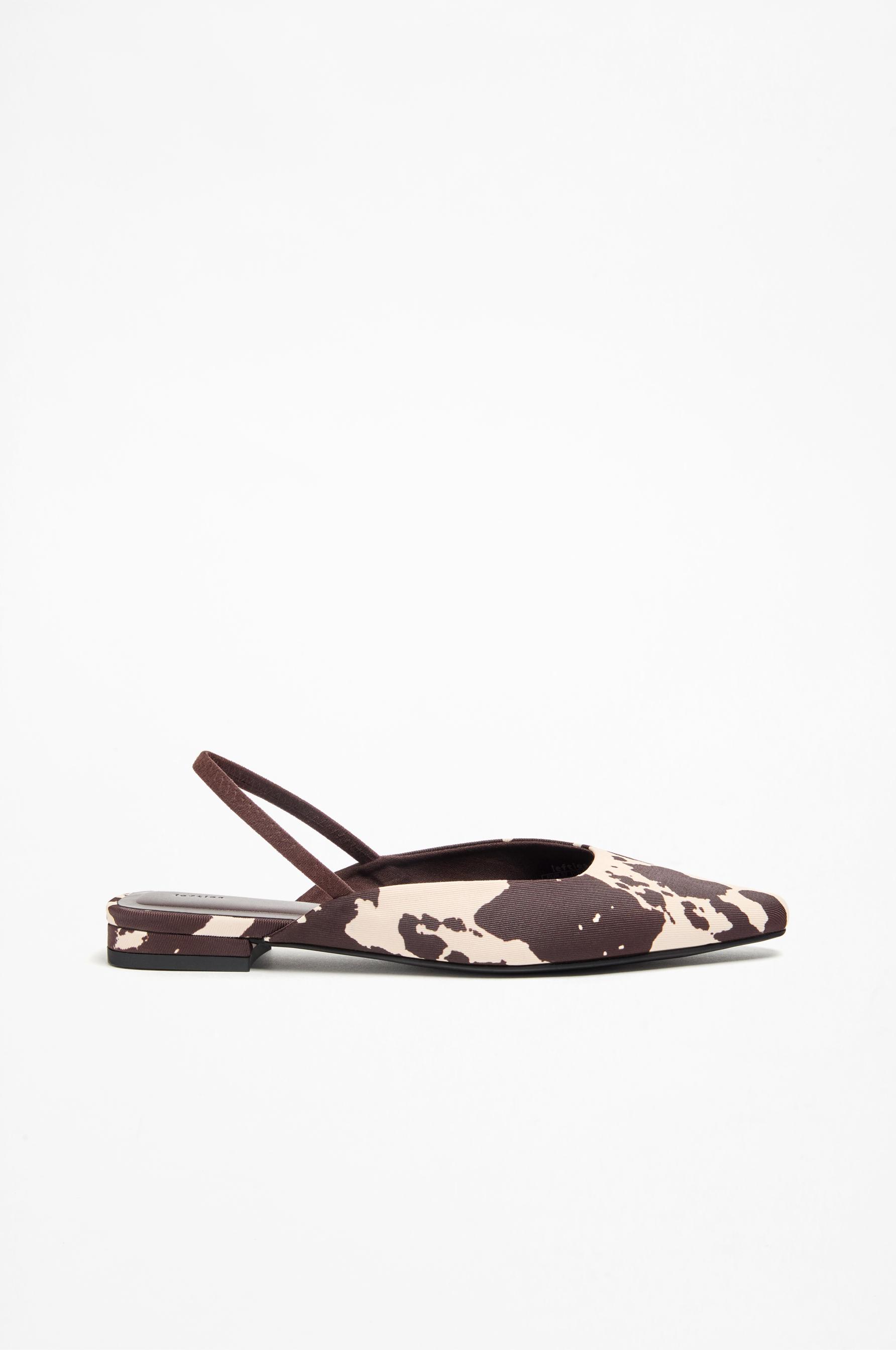 Zapato destalonado textura