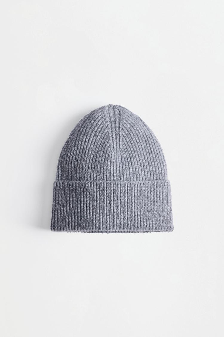 Ribbed knit beanie — GREY